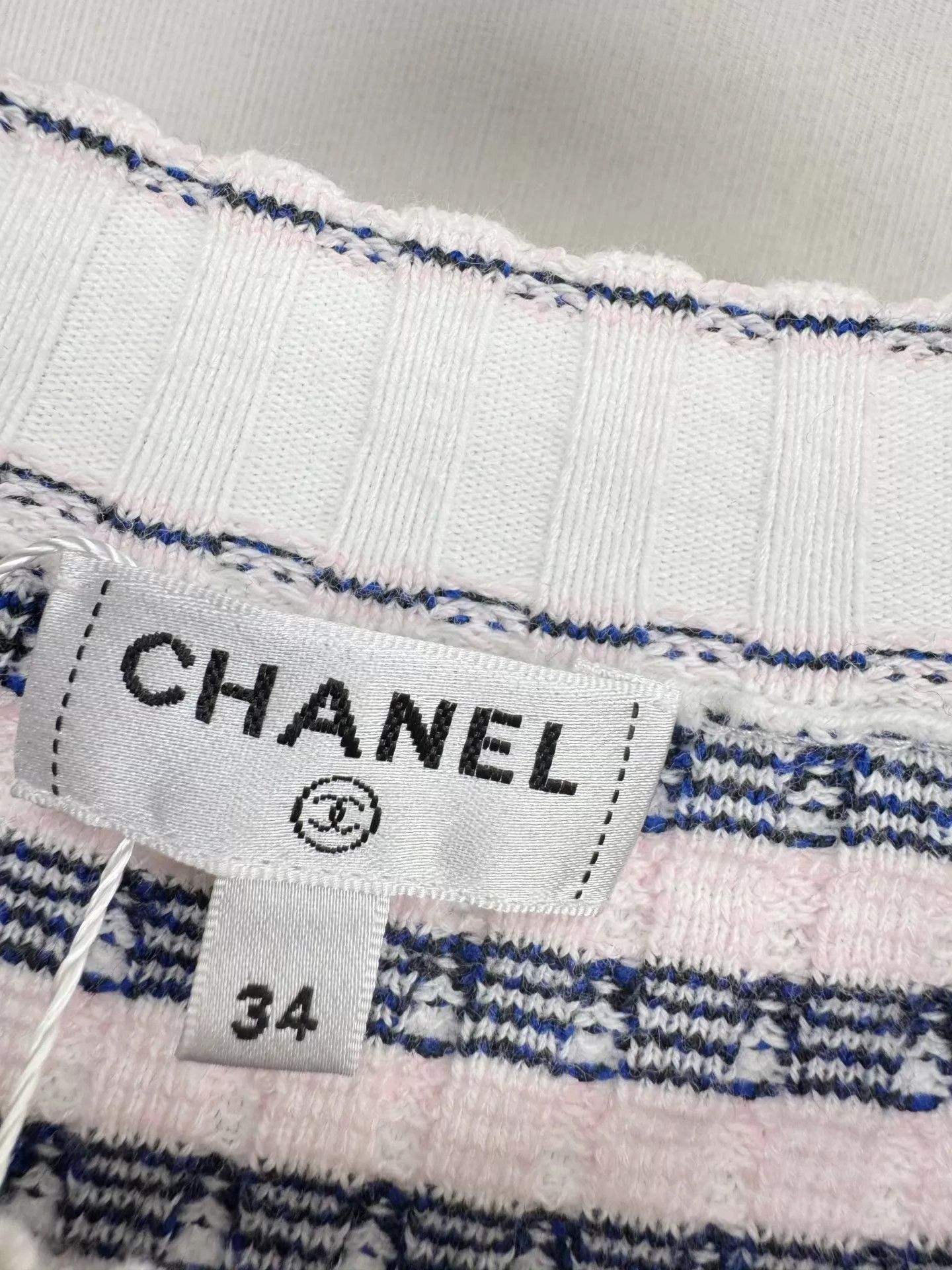 Chanel Chanel Knit Dress Size 34 Like New Size XS / US 0-2 / IT 36-38 - 2 Thumbnail
