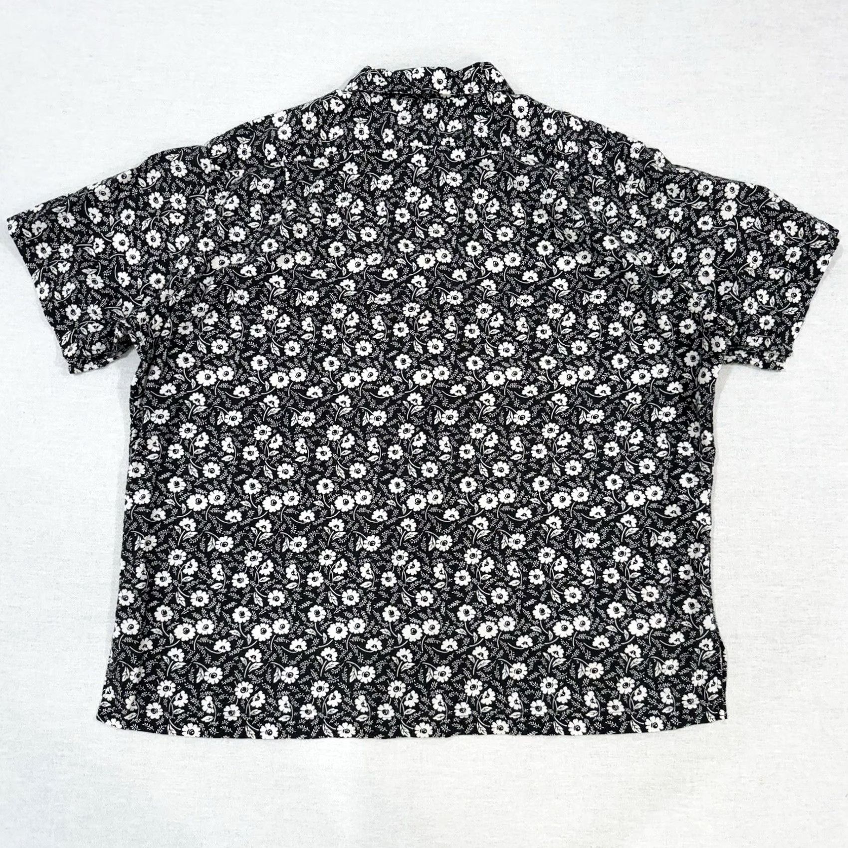 Polo Ralph Lauren VINTAGE Polo Ralph Lauren Camp Shirt Men’s 2XL Linen Blend Floral All Over Print Shirt Men 2XL Black Floral 90s Hawaiian Polo Golf Mens Size US XXL / EU 58 / 5 - 8 Thumbnail
