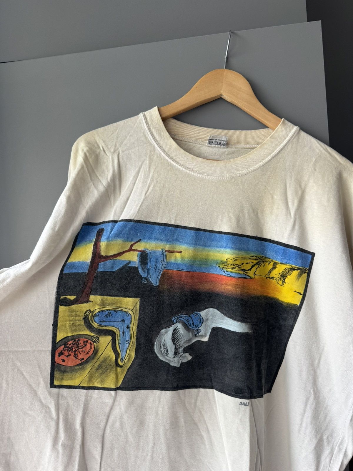 Jerzees 90s SALVADOR DALI T Disintegration of Persistence of Memory Size US L / EU 52-54 / 3 - 2 Thumbnail