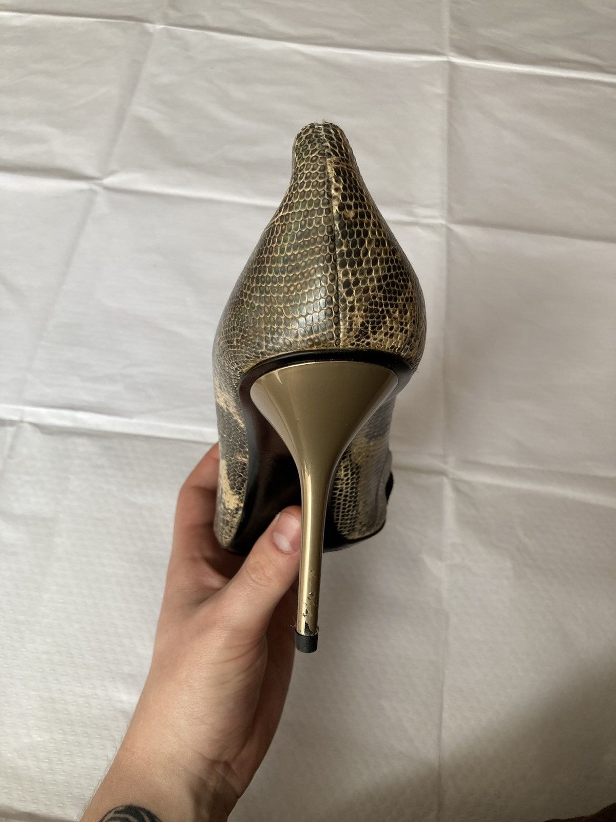 Gucci Gucci gold gold exotic leather Vintage Heels Size US 9.5 / IT 39.5 - 13 Thumbnail