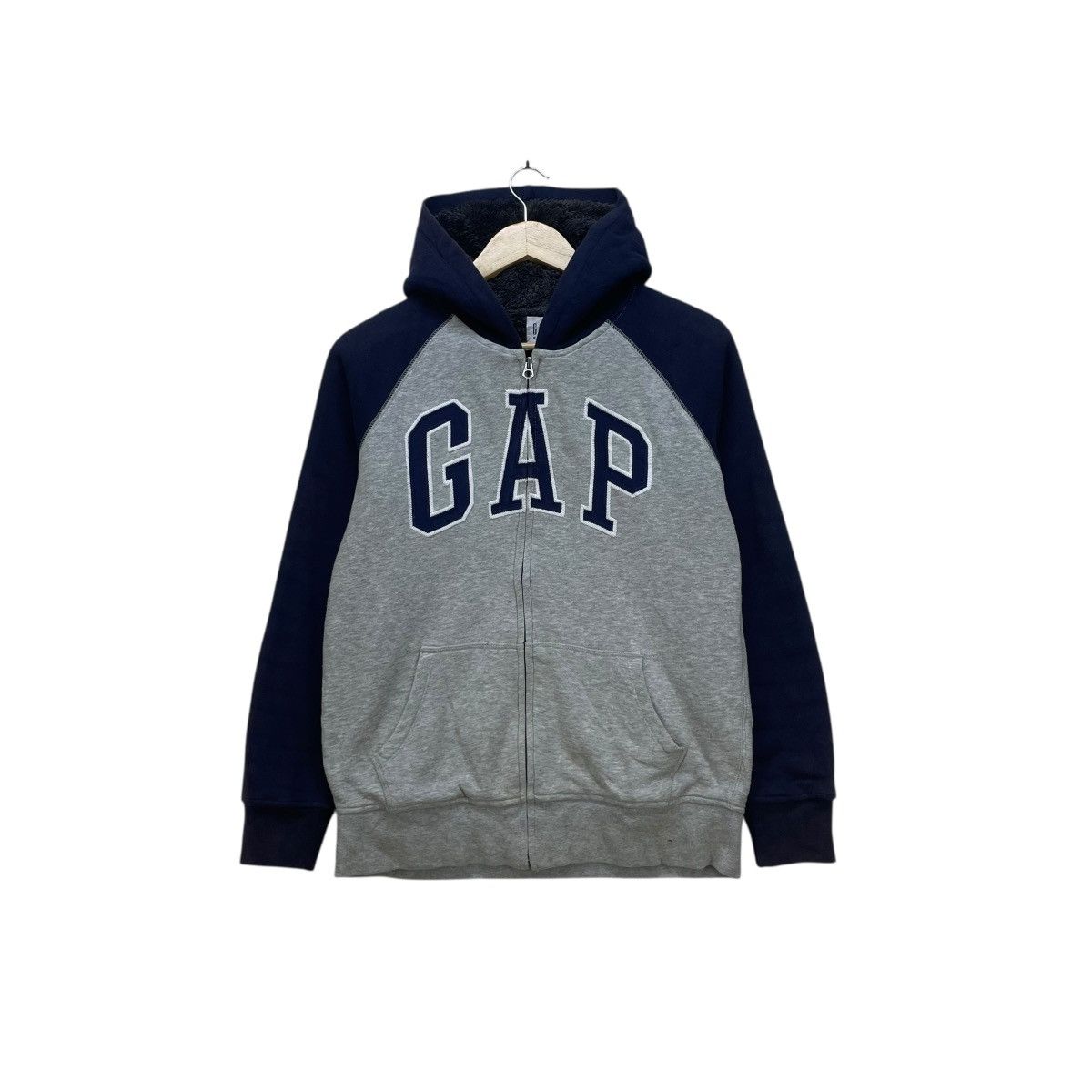 Gap 💥Vintage Gap Kids Spellout Logo Size US M / EU 48-50 / 2 - 1 Thumbnail