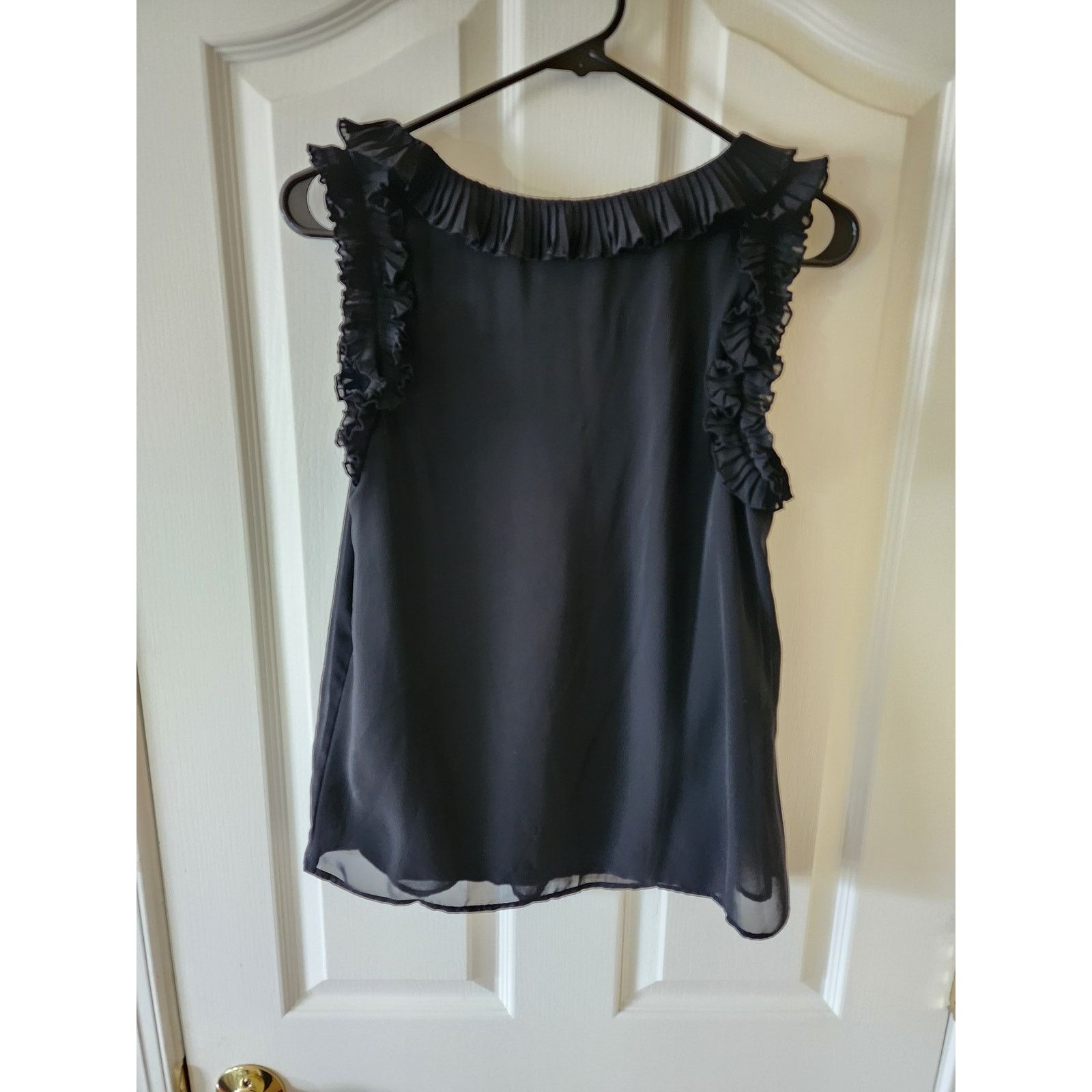 Banana Republic Banana Republic Sleeveless Pleated Ruffle Top Small Size S / US 4 / IT 40 - 3 Thumbnail