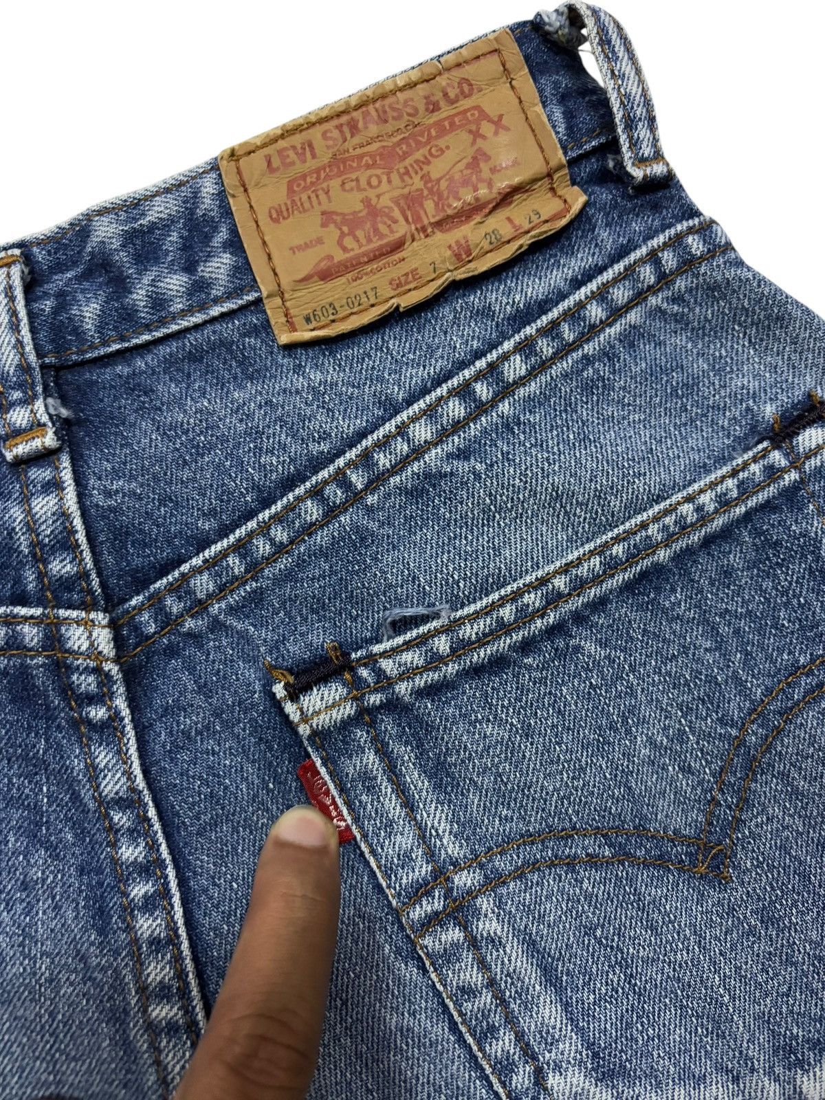 Levi's × Levi's Vintage Clothing × Vintage 80s Vtg Levi’s 603 Faded Blue Washed Cropped Jeans Size 24" / US 00 / IT 34 - 6 Thumbnail