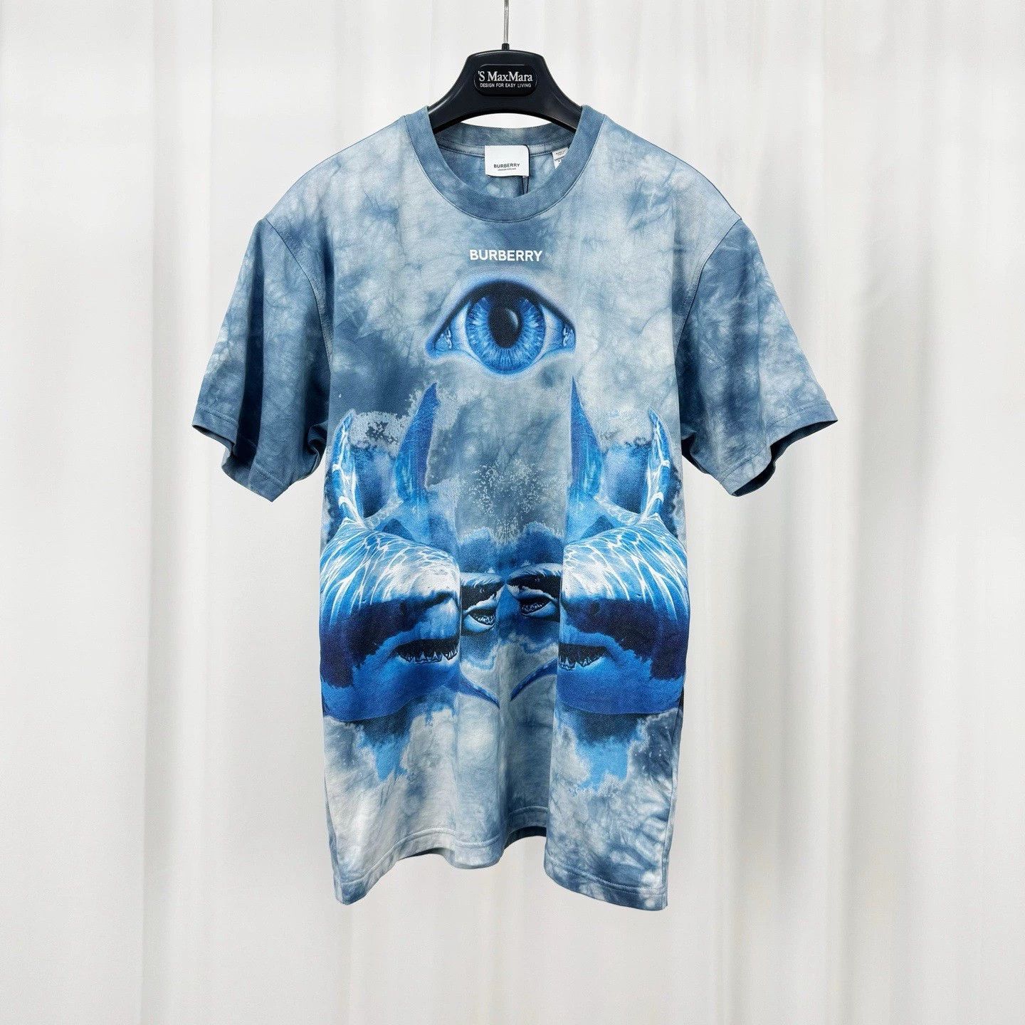 Burberry Burberry Shark Print Short Sleeve Size M / US 6-8 / IT 42-44 - 1 Thumbnail