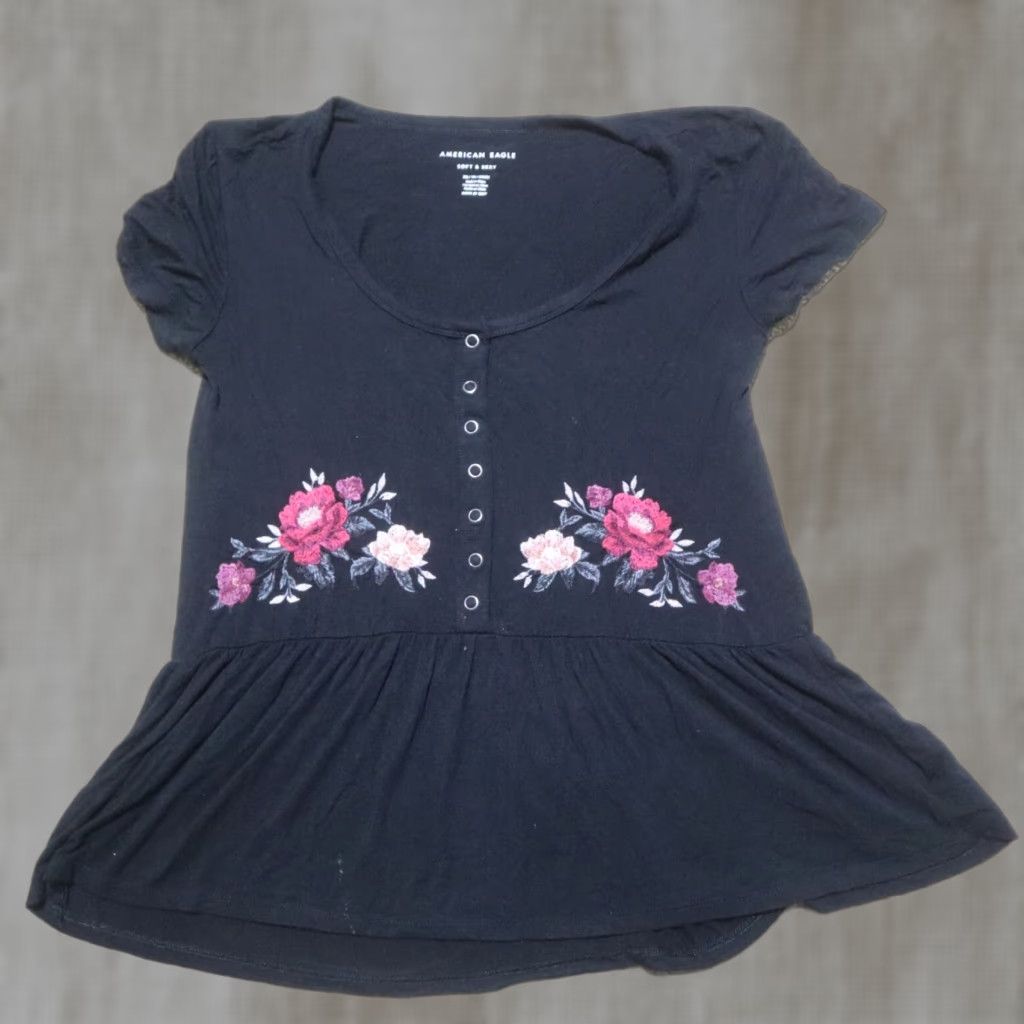 American Eagle Outfitters VINTAGE American Eagle Outfitters Shirt womens XS Black Floral Boho Peasant Ruffle Blouse Size XS / US 0-2 / IT 36-38 - 1 Thumbnail