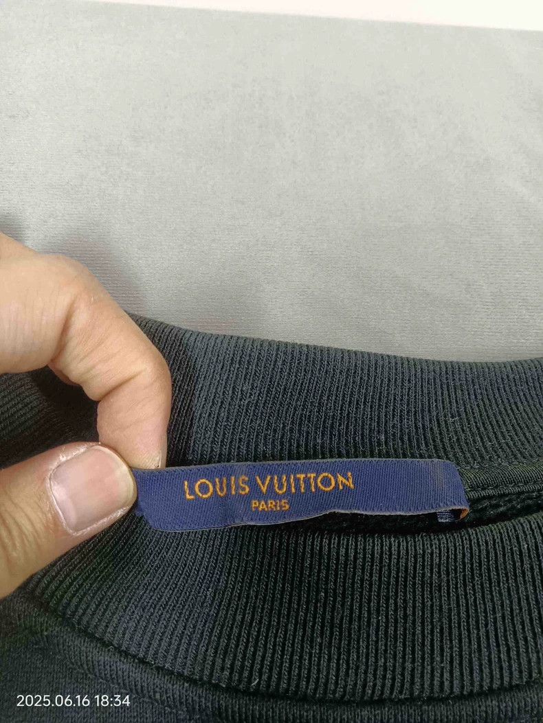Louis Vuitton Louis Vuitton Black Note Embroidered Sweatshirt Size US XL / EU 56 / 4 - 2 Thumbnail