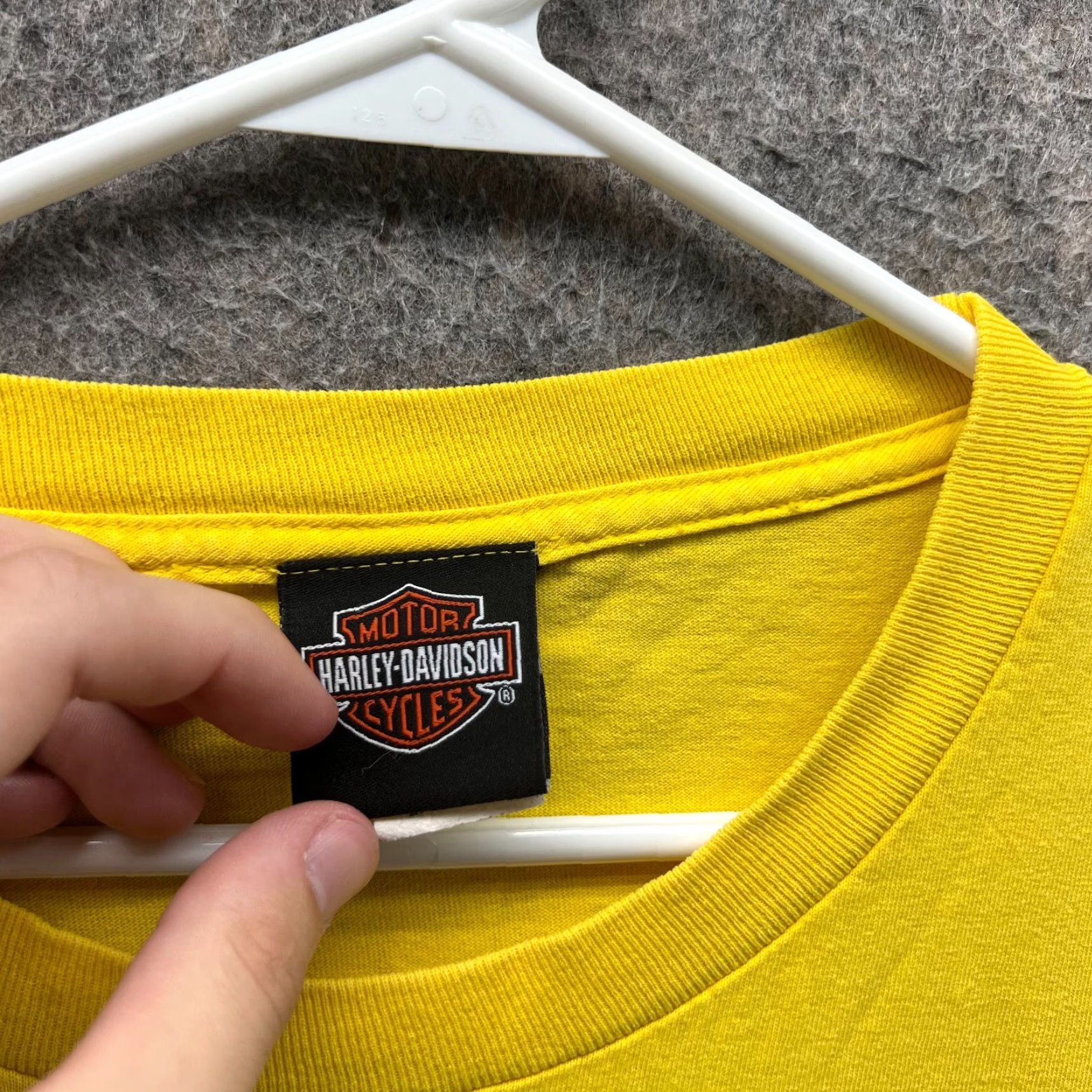 Harley Davidson VINTAGE Harley-Davidson Shirt Mens 2XL Yellow Crewneck Jamaica Y2K Logo T-Shirt Size US XXL / EU 58 / 5 - 4 Thumbnail