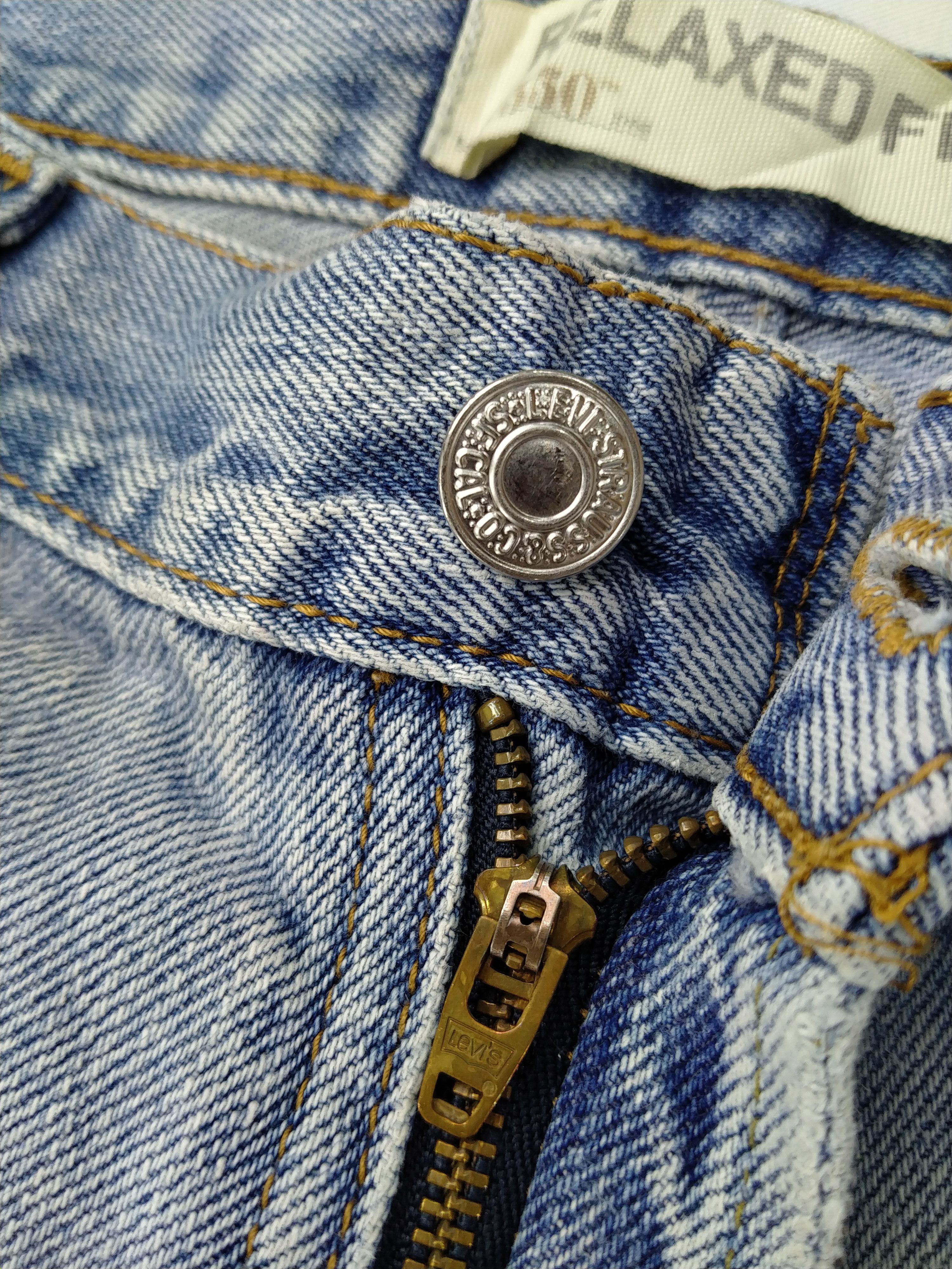 Levi's Light Wash Vintage Levi's 550 Relaxed Fit Denim -JN402 Size US 37 - 8 Thumbnail