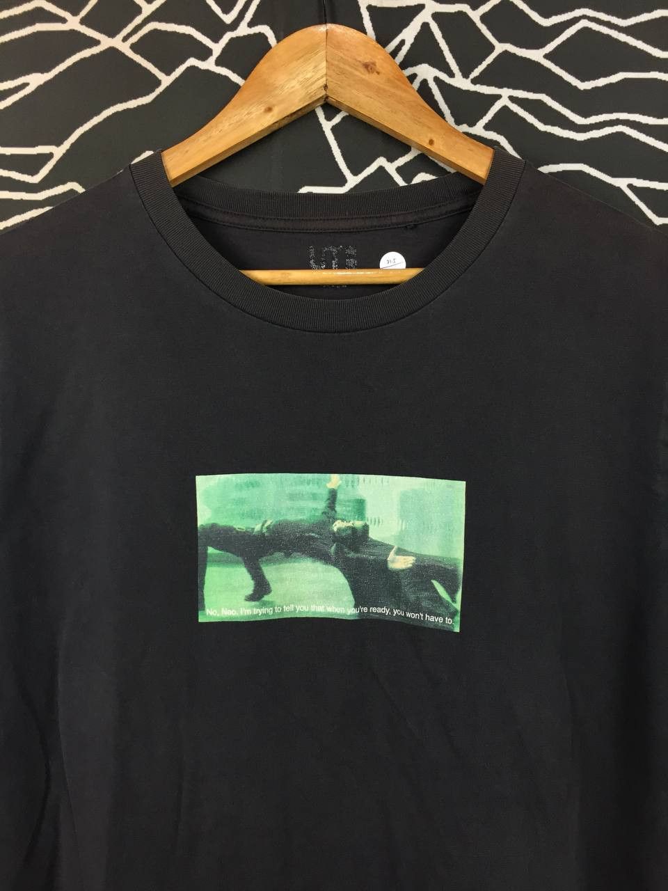 Uniqlo Uniqlo UT Sci-Fi Movie Collection The Matrix Tee Size L Size US L / EU 52-54 / 3 - 3 Thumbnail