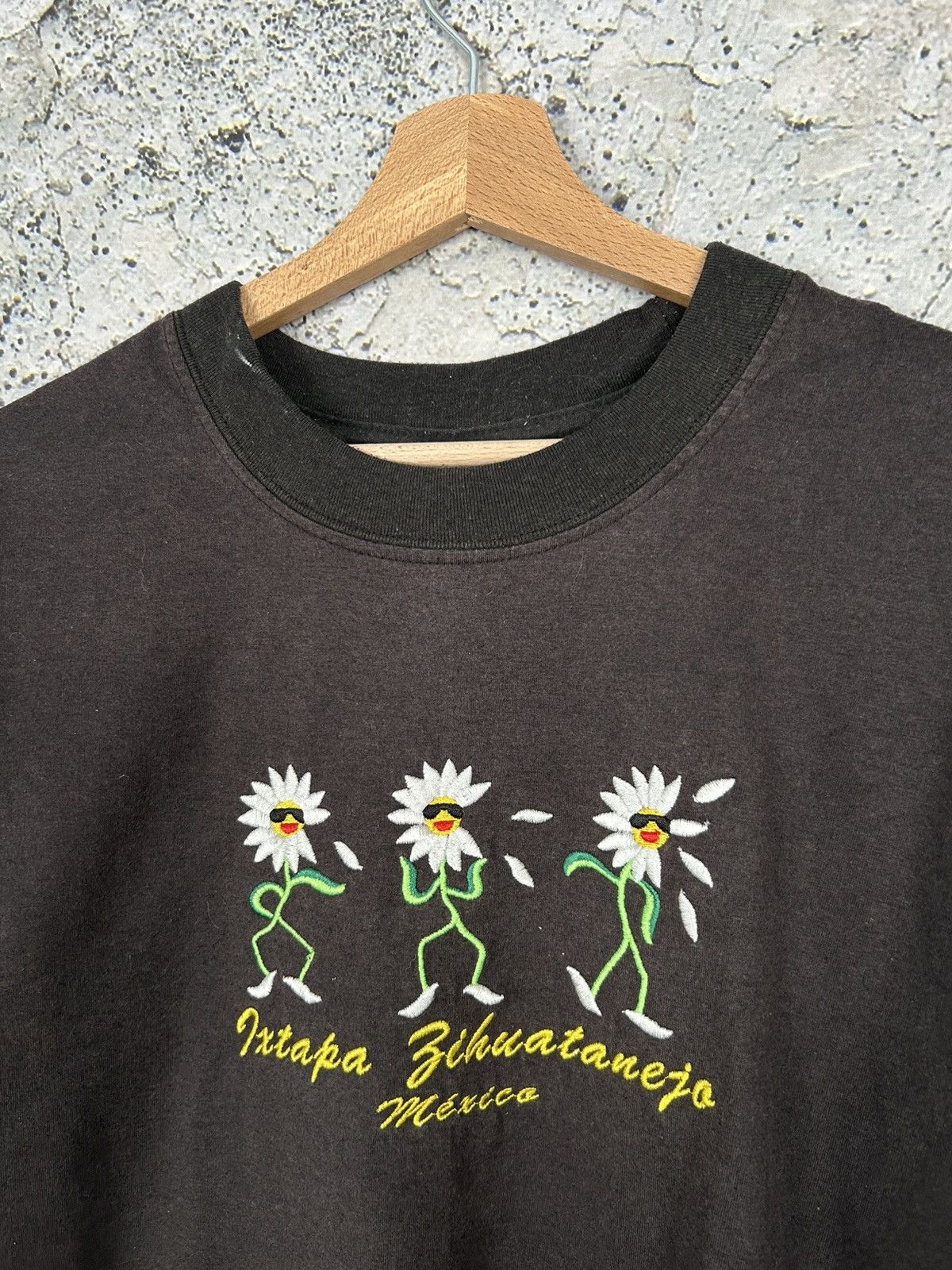 Vintage Vintage Mexico Embroidered Logo Graphic Tee 90s Streetwear Size US L / EU 52-54 / 3 - 3 Thumbnail
