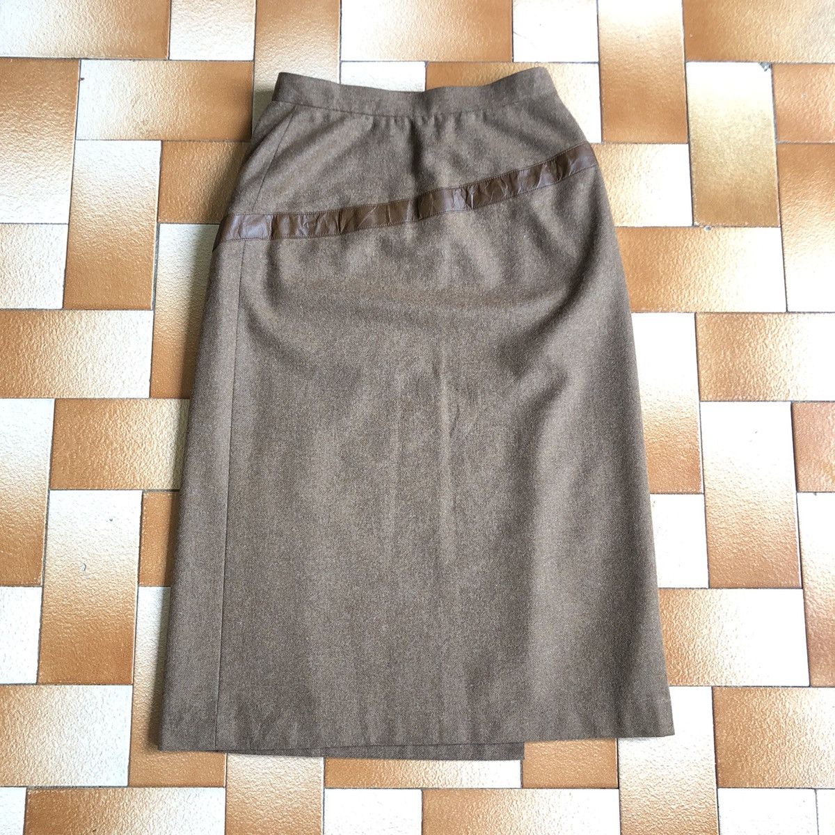 Christian Dior Monsieur CHRISTIAN DIOR PRET-A-PORTER wool midi skirt Size 25" / US 0 / IT 36 - 3 Thumbnail