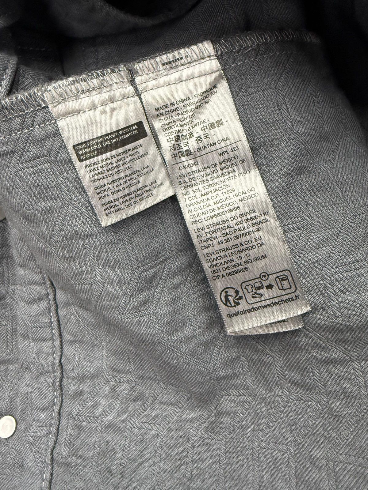 Levi's × Stussy STUSSY x LEVI’S JACQUARD TRUCKER JACKET – SIZE L – BRAND NEW Size US L / EU 52-54 / 3 - 4 Thumbnail