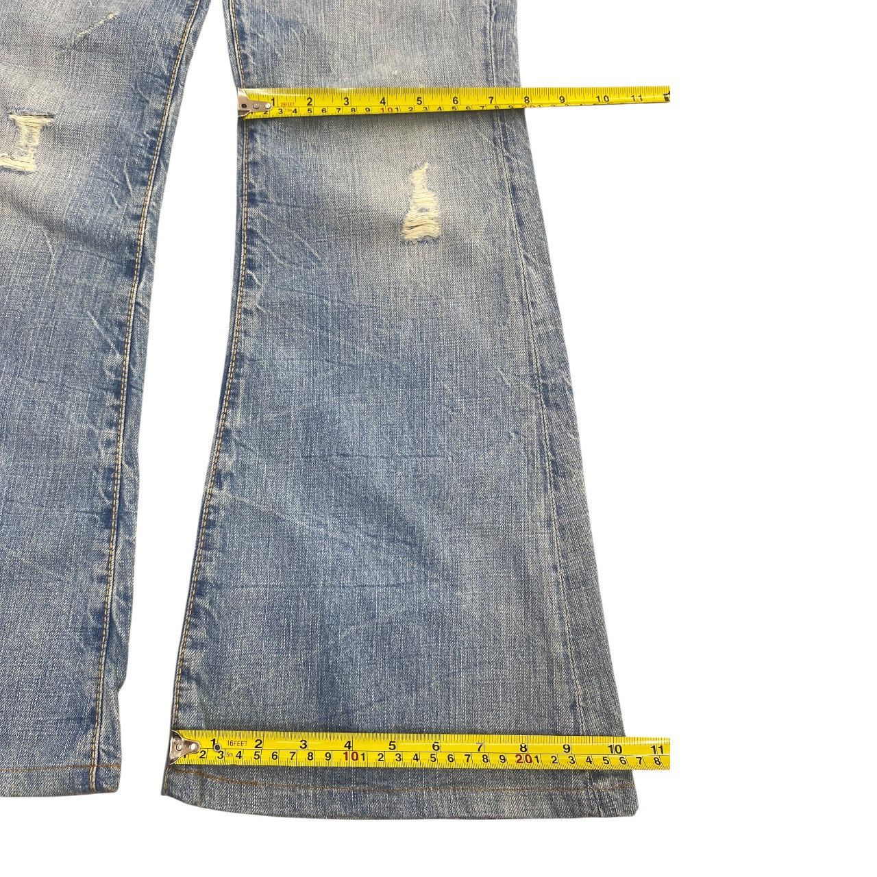 Levi's Vintage Levi’s Thunder Light Wash Style Flare Jeans Size US 30 / EU 46 - 8 Thumbnail