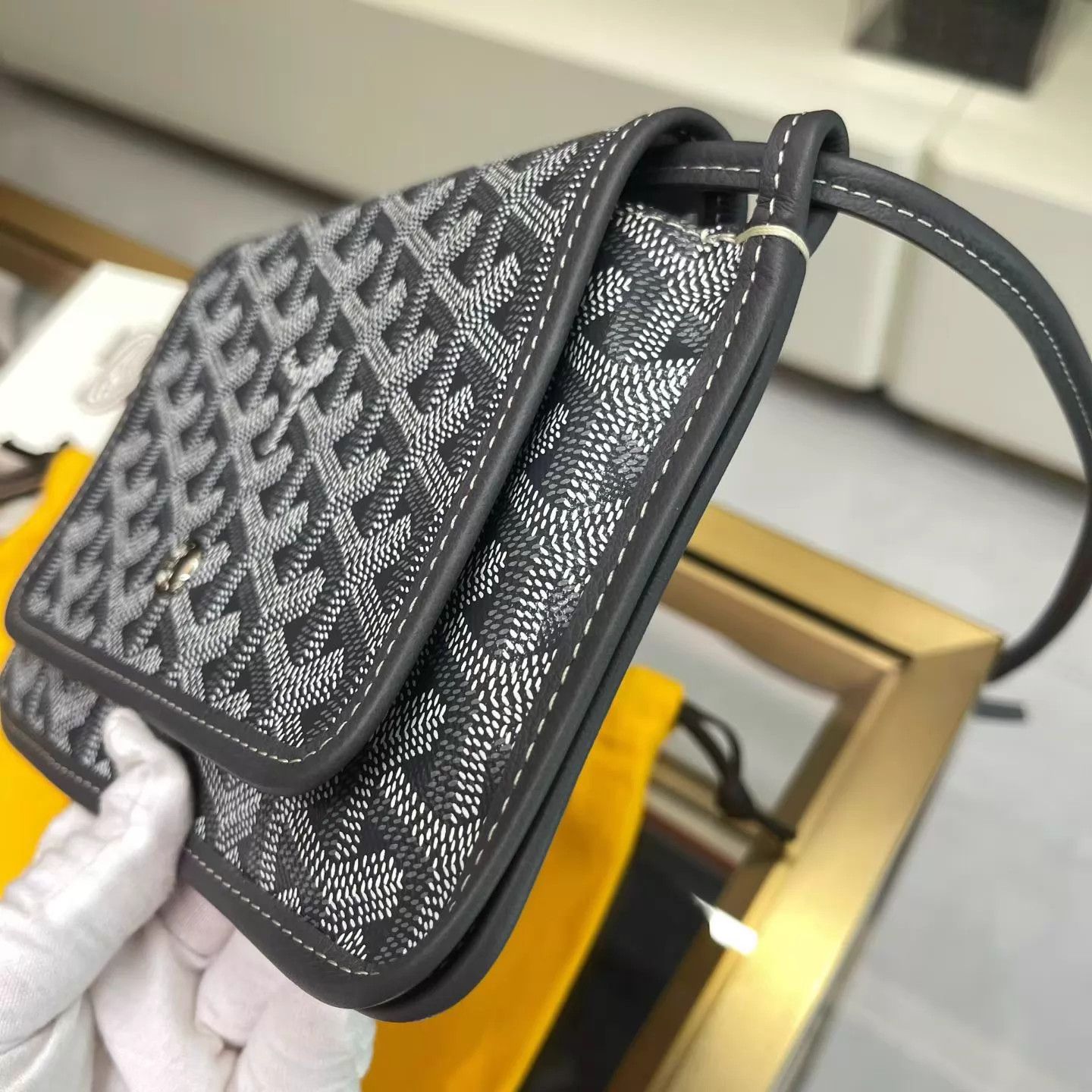 Goyard Goyard Plumet Gray Envelope Goyardine 20x14 cross AH281 Size ONE SIZE - 3 Thumbnail