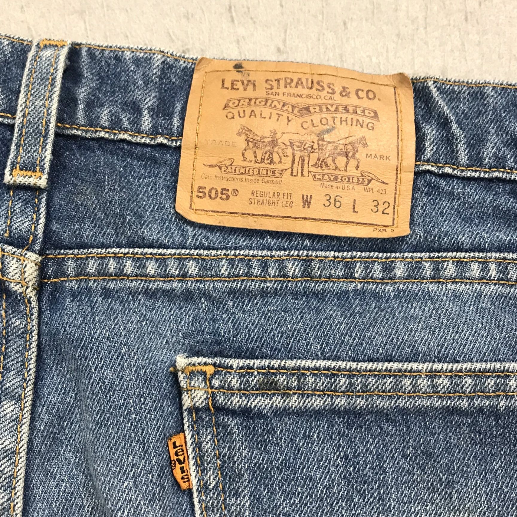 Levi's VINTAGE Levi's 505 Jeans Mens 36x32 Blue Regular Straight Denim Orange Tab Paint Jeans Mens 36x32 Blue Regular Straight Denim 80s 90s USA Men Size US 36 / EU 52 - 7 Thumbnail