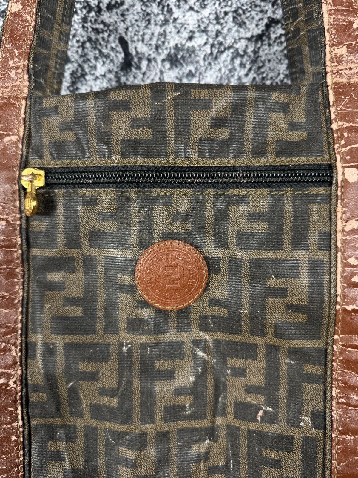 Fendi Rare Fendi Monogram Bag Made in Italy Vintage Luxury Size ONE SIZE - 6 Thumbnail