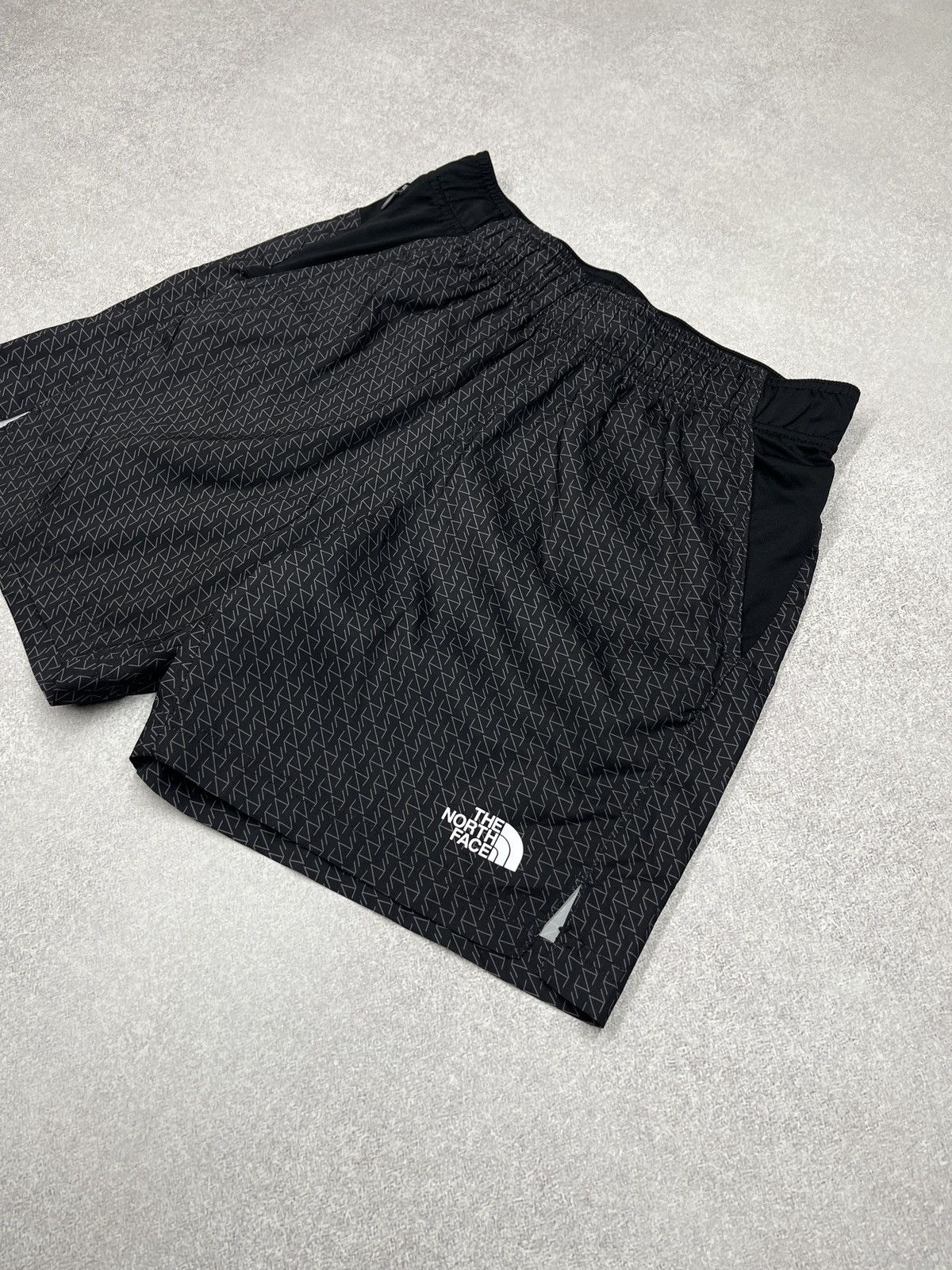 The North Face Mens The North Face Shorts Grey/Black Size S Size US 30 / EU 46 - 3 Thumbnail