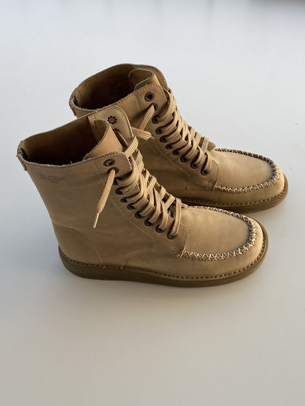 Dr. Martens Dr. Martens AirWair Beige Leather Boots US-8 EU40 Size US 8 / IT 38 - 2 Thumbnail