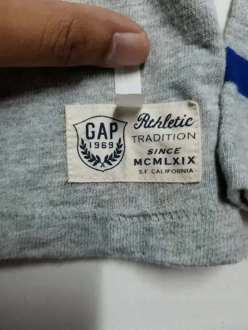 Gap Vintage GAP Big Logo Sweatshirt Size US S / EU 44-46 / 1 - 7 Thumbnail
