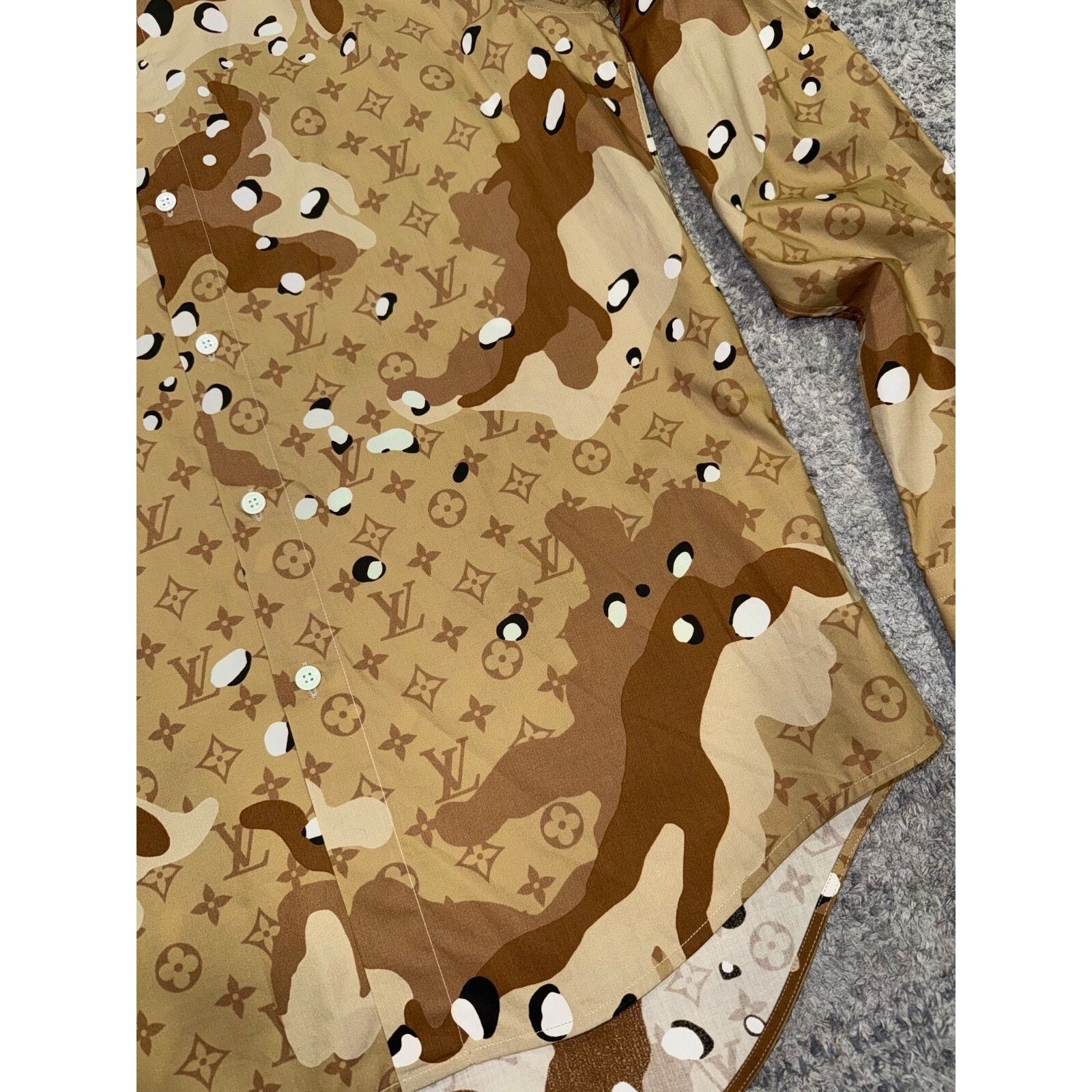 Louis Vuitton Louis Vuitton Desert Camo DNA Long Sleeve Logo Monogram Size US S / EU 44-46 / 1 - 7 Thumbnail