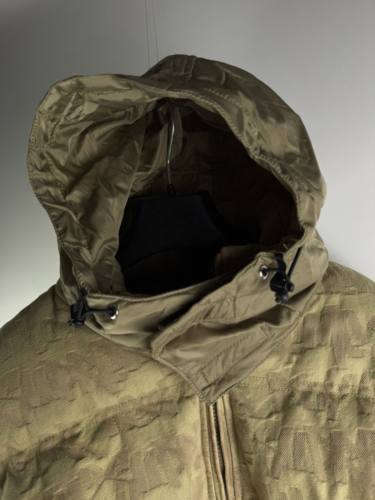 Supreme 🇺🇸 Supreme SS22 Fat Tip Jacquard Denim Puffer Jacket Olive Size US M / EU 48-50 / 2 - 5 Thumbnail