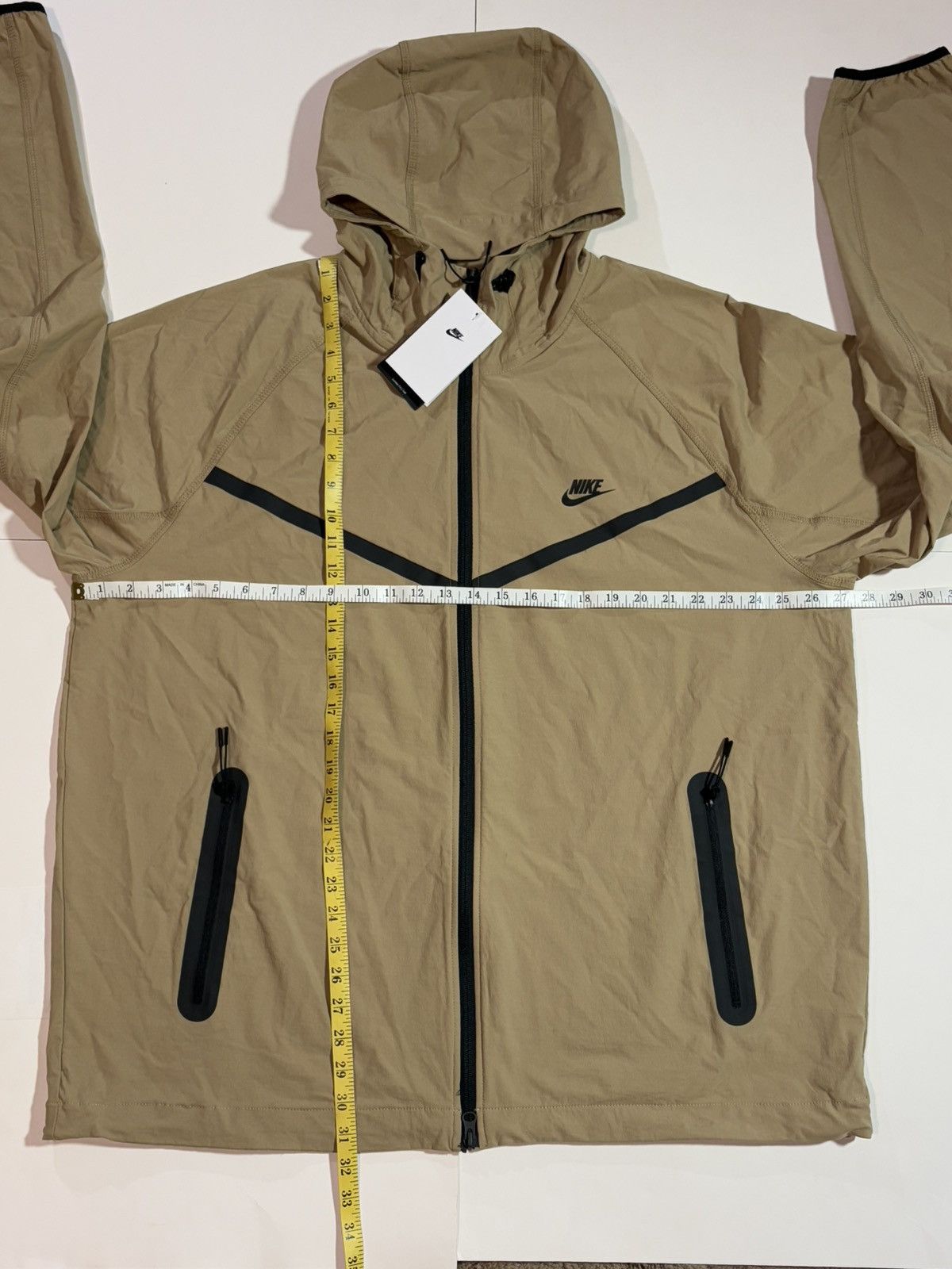 Other XLT Nike Tech Men's Woven Windrunner Jacket HM7151-297 Size US XL / EU 56 / 4 - 16 Thumbnail