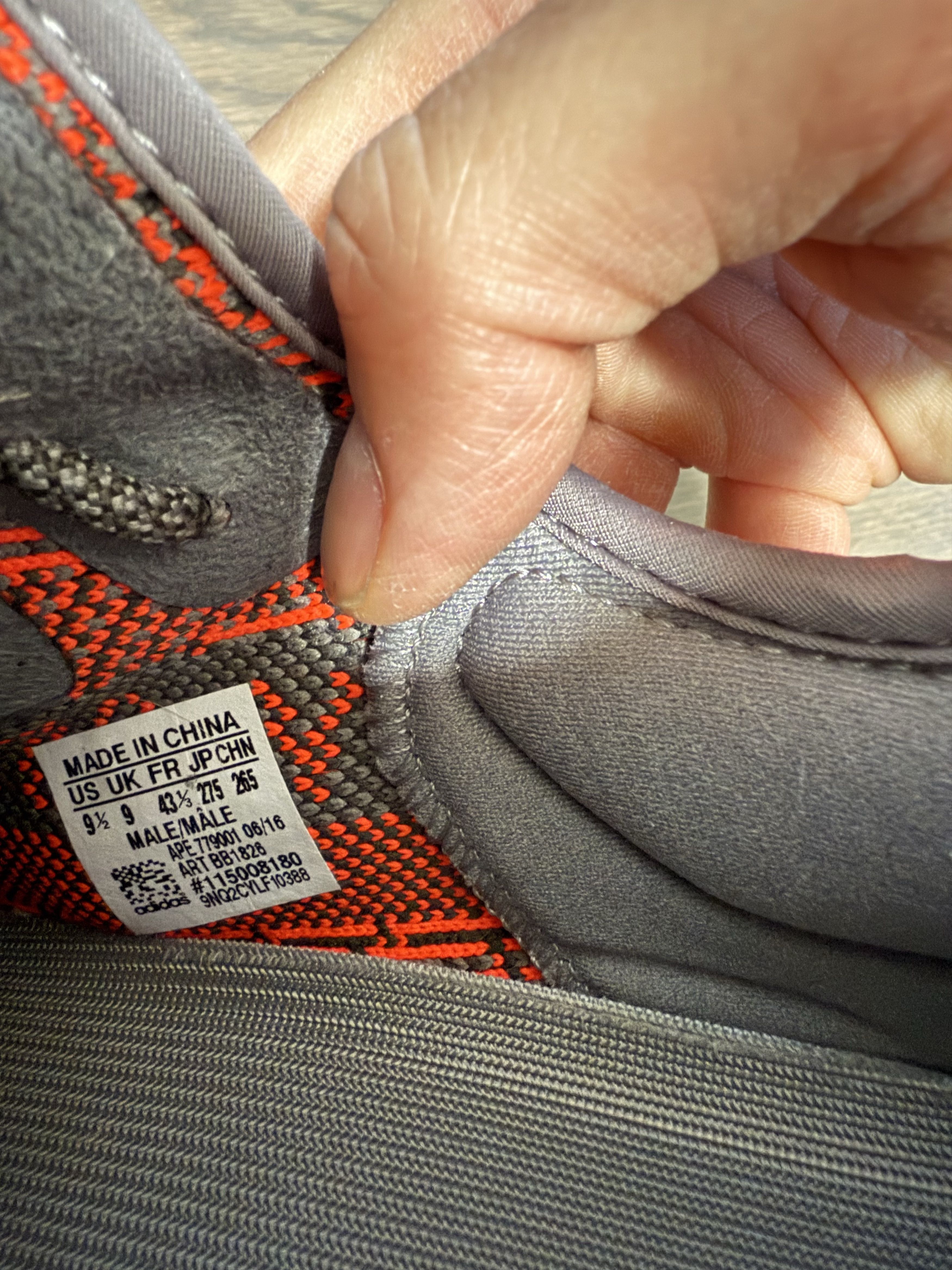 Adidas Yeezy Boost 350 V2 Beluga Size US 9.5 / EU 42-43 - 5 Thumbnail