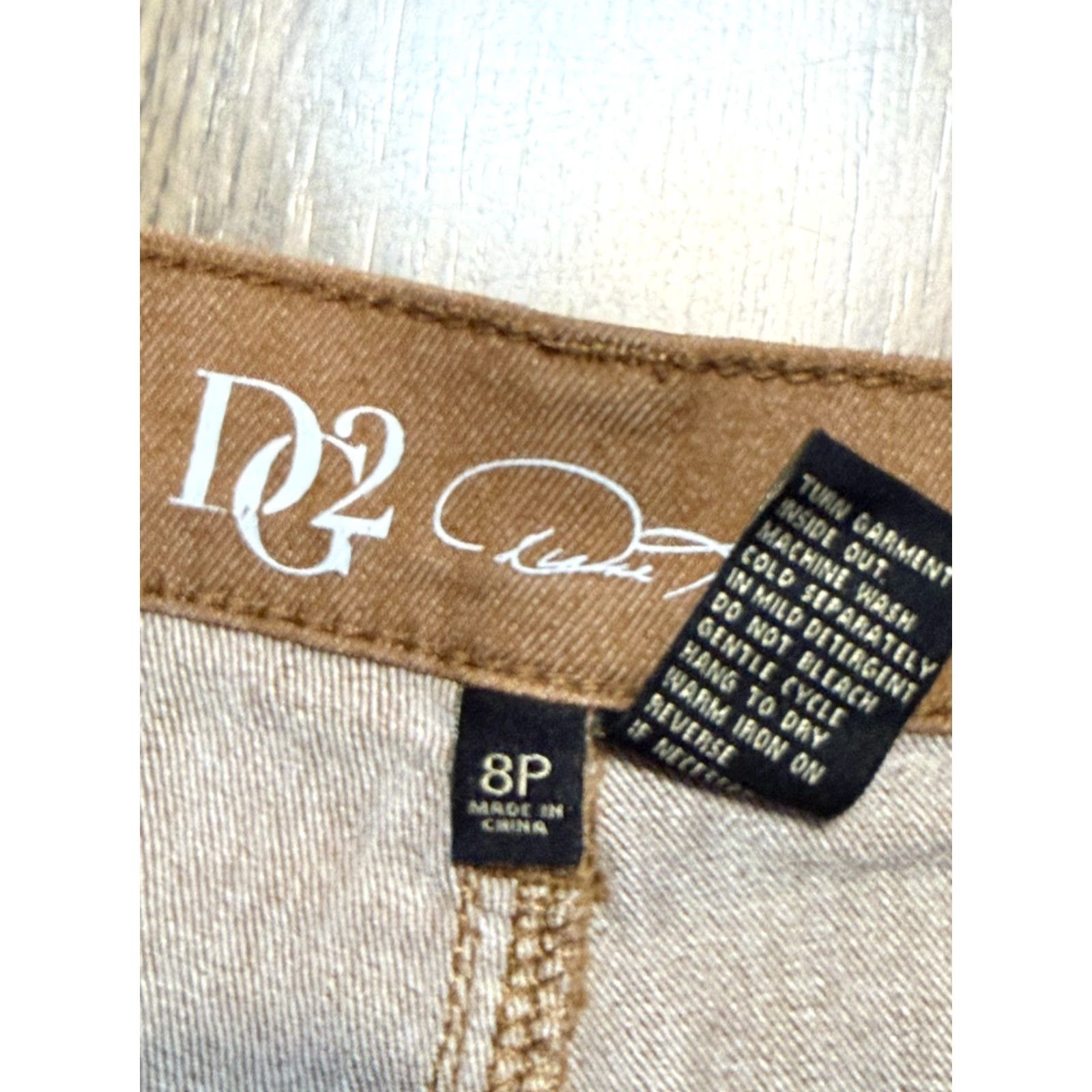 Vintage DG2 Pants Women 8P Petite Brown Khaki Straight Fit Mid Rise Pockets Casual Shirt? Size 30" / US 8 / IT 44 - 4 Thumbnail