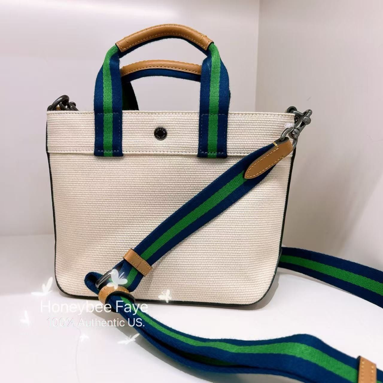 Coach NWT Coach Tote Bag 20 With Coach Graphic CBK29 Size ONE SIZE - 4 Thumbnail