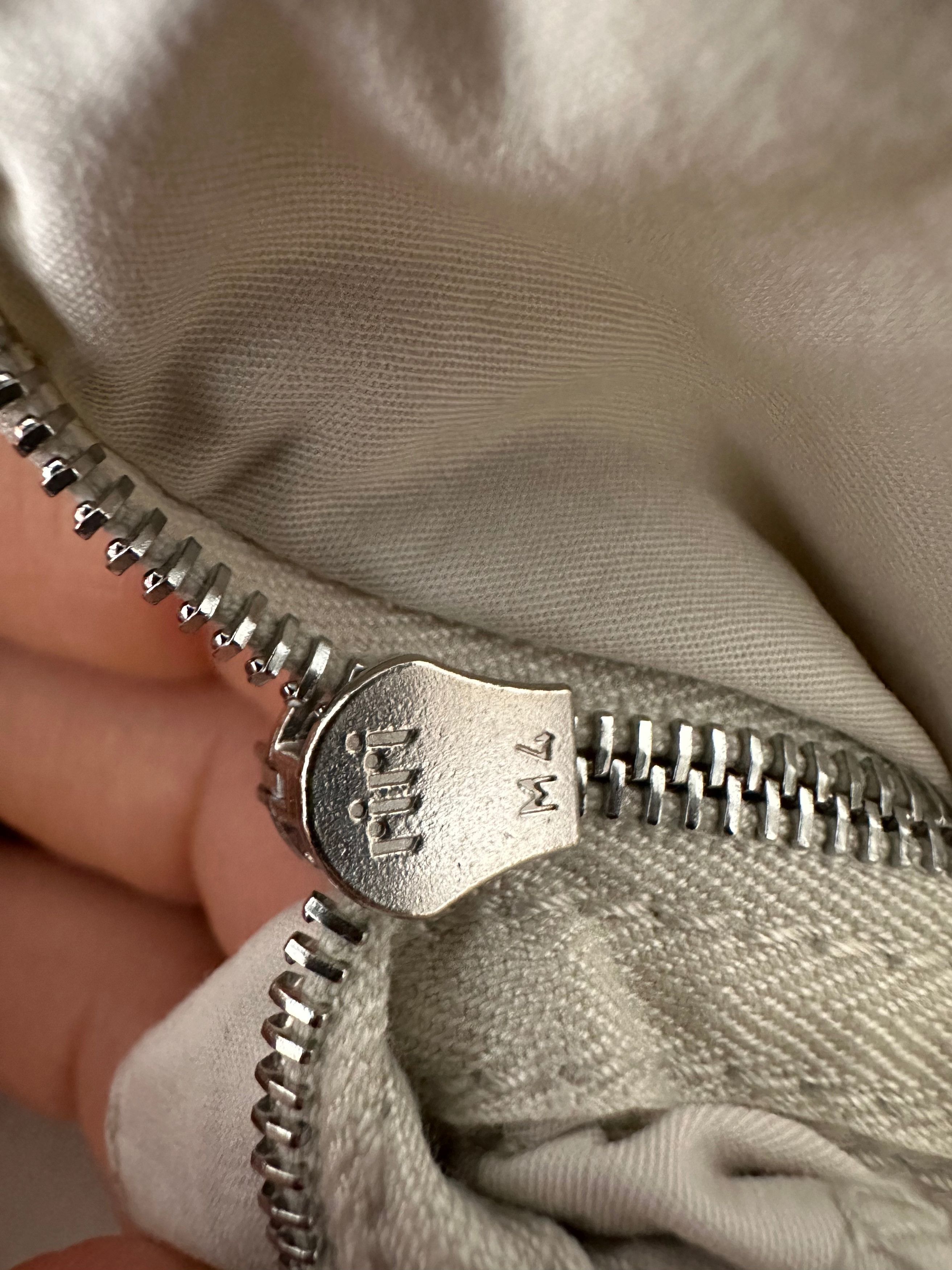 Prada Prada cream trousers pants distressed Size US 34 / EU 50 - 8 Thumbnail