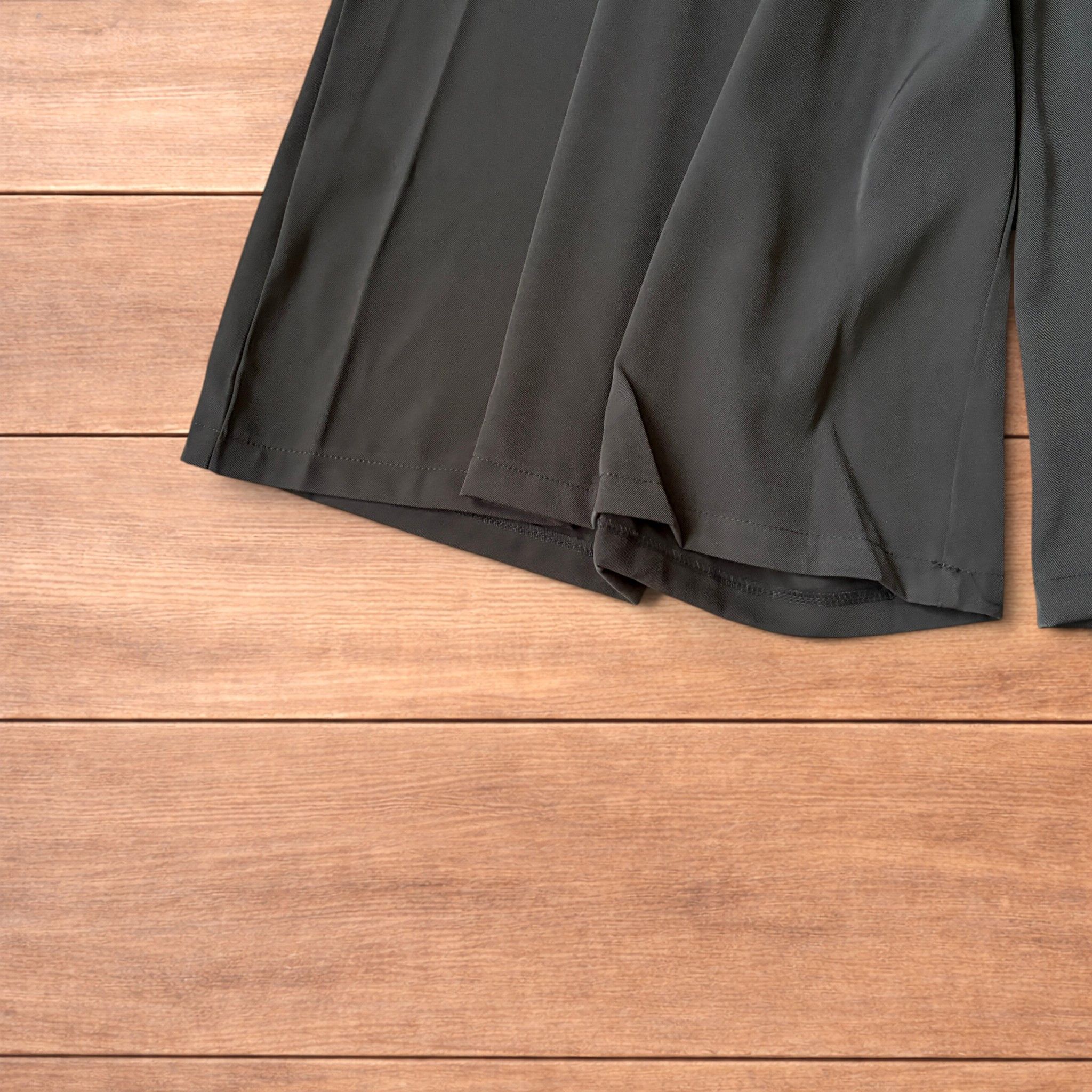 Japanese Brand Super baggy wide leg tailored 3/4 shorts jorts in brown. Size US 36 / EU 52 - 5 Thumbnail