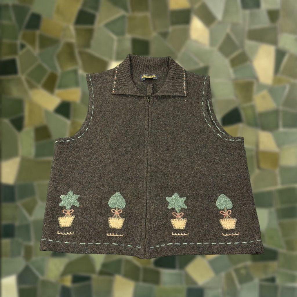 Vintage VINTAGE Woolrich Vest Womens M Brown Lambswool Full Zip Embroidered 90s Size M / US 6-8 / IT 42-44 - 1 Thumbnail