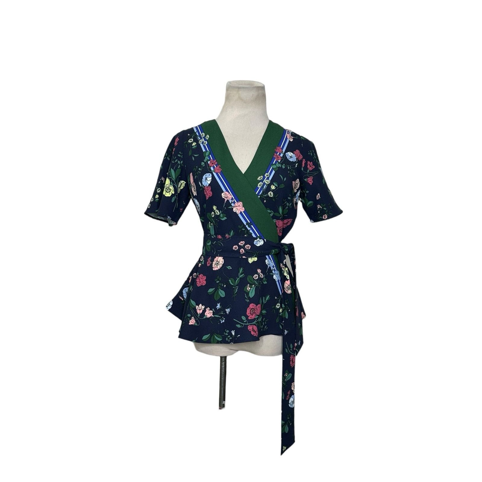Ann Taylor Ann Taylor floral short sleeves wrap blouse size XXSP Size XXS / US 00 / IT 34 - 6 Thumbnail