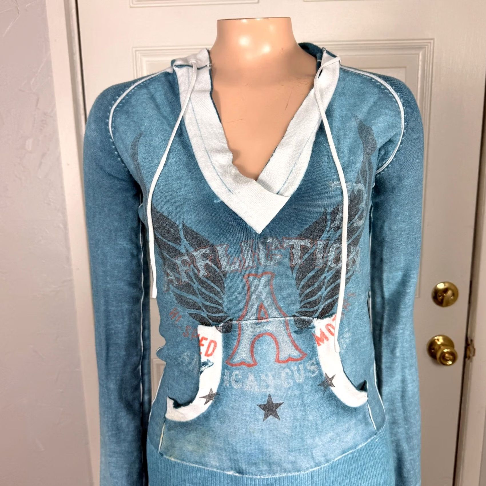Affliction VINTAGE Affliction Womens Top S Cotton Knit Reversible Hoodie Hooded Bell Sleeve Y2K Blue White Logo Casual Size S / US 4 / IT 40 - 3 Thumbnail