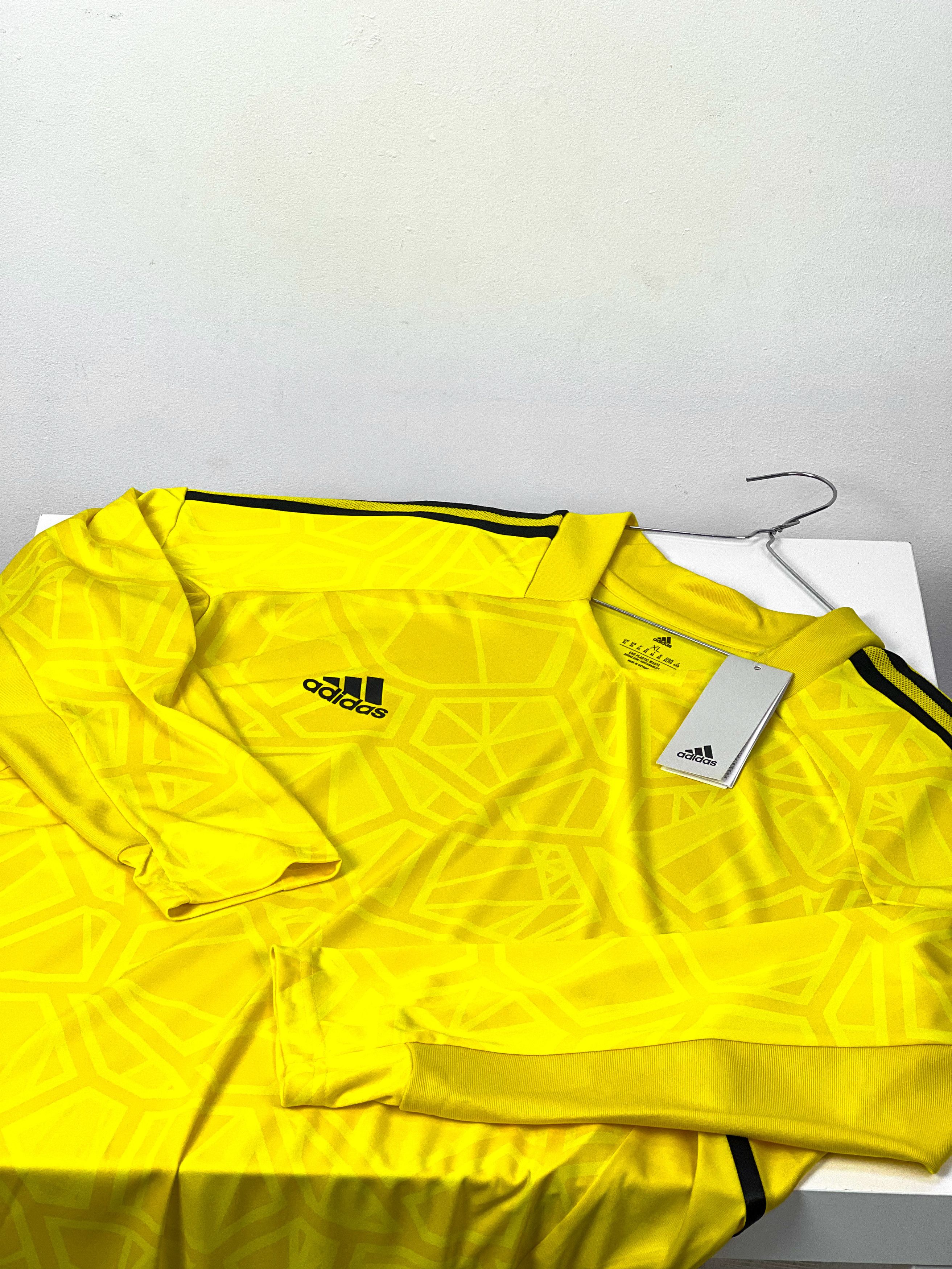 Adidas Adidas Soccer training longsleeve Size US XL / EU 56 / 4 - 5 Thumbnail