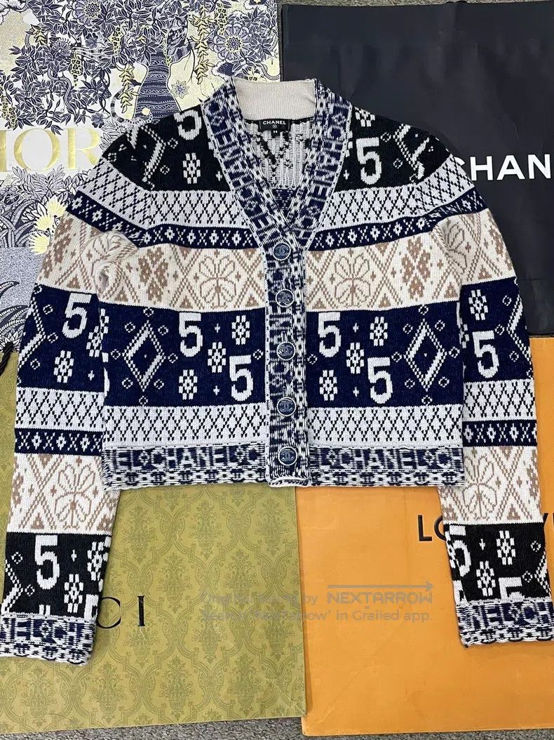 Chanel Chanel Colour block No. 5 letter cashmere knitted cardigan Size XS / US 0-2 / IT 36-38 - 1 Thumbnail