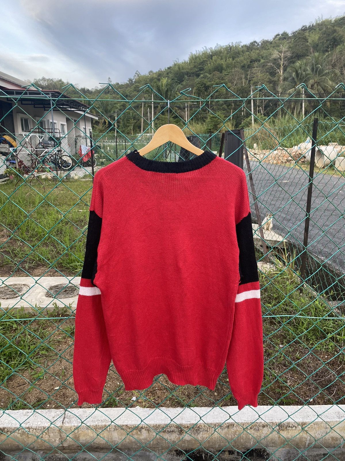 Mickey Mouse Vintage Mickey Mouse Big Logo Cable Knit Sweater Size US L / EU 52-54 / 3 - 2 Thumbnail