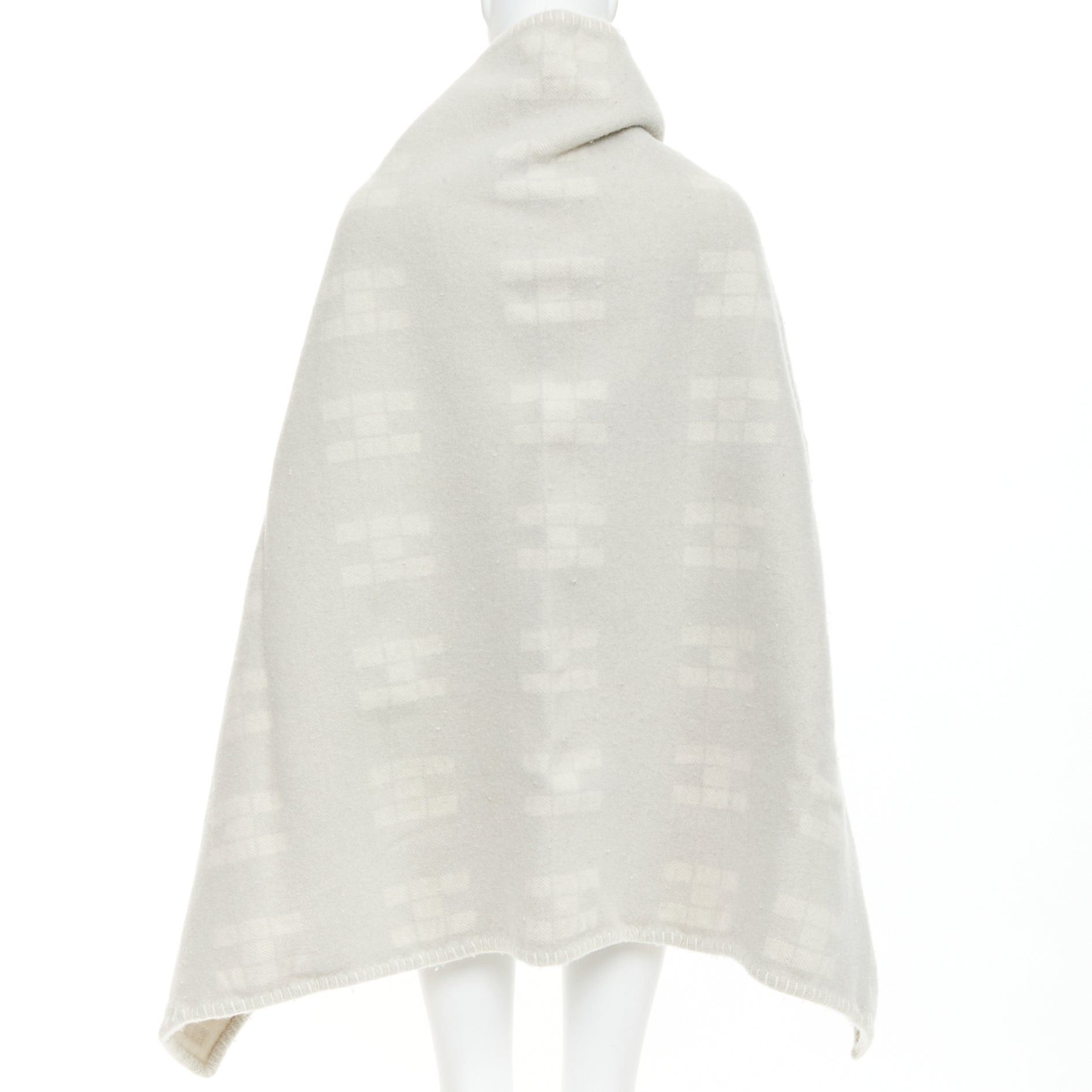Hermes HERMES cream light grey cashmere wool H logo square throw blanket Size ONE SIZE - 1 Thumbnail