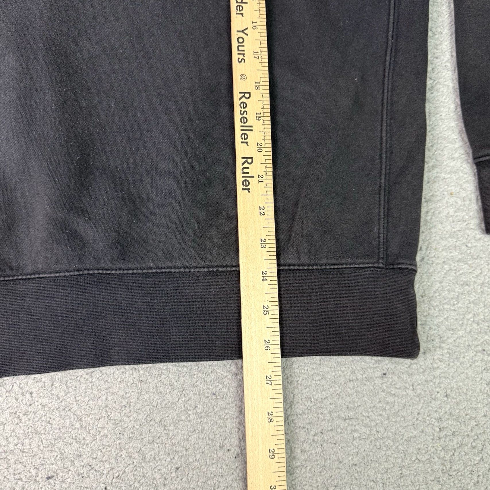 Nike VINTAGE Nike Hoodie Adult L Black Embroidered Logo Swoosh Distressed Essential Graphic Print Hooded Pockets Mens Size US L / EU 52-54 / 3 - 8 Thumbnail