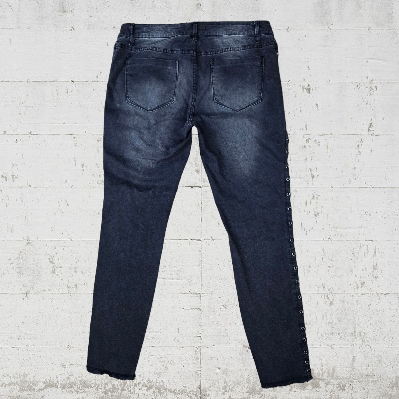 Other Washed Black Eyelet Skinny Jeans Size Large Size 34" / US 12 / IT 48 - 7 Thumbnail
