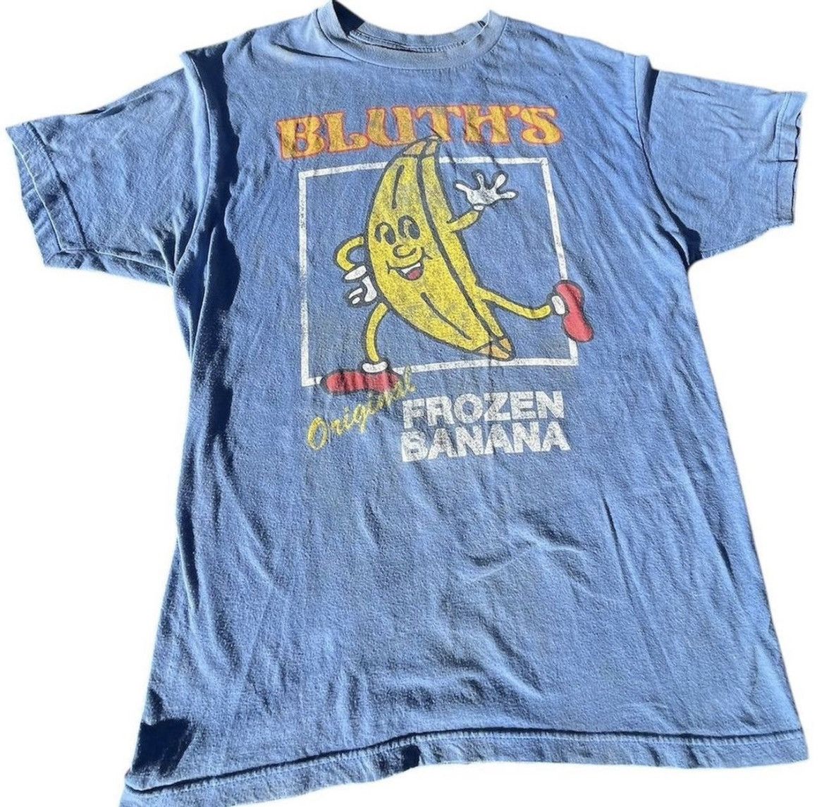 Hot Topic Vintage Y2K Arrested Development Bluth's Banana T-Shirt. Size US M / EU 48-50 / 2 - 1 Thumbnail