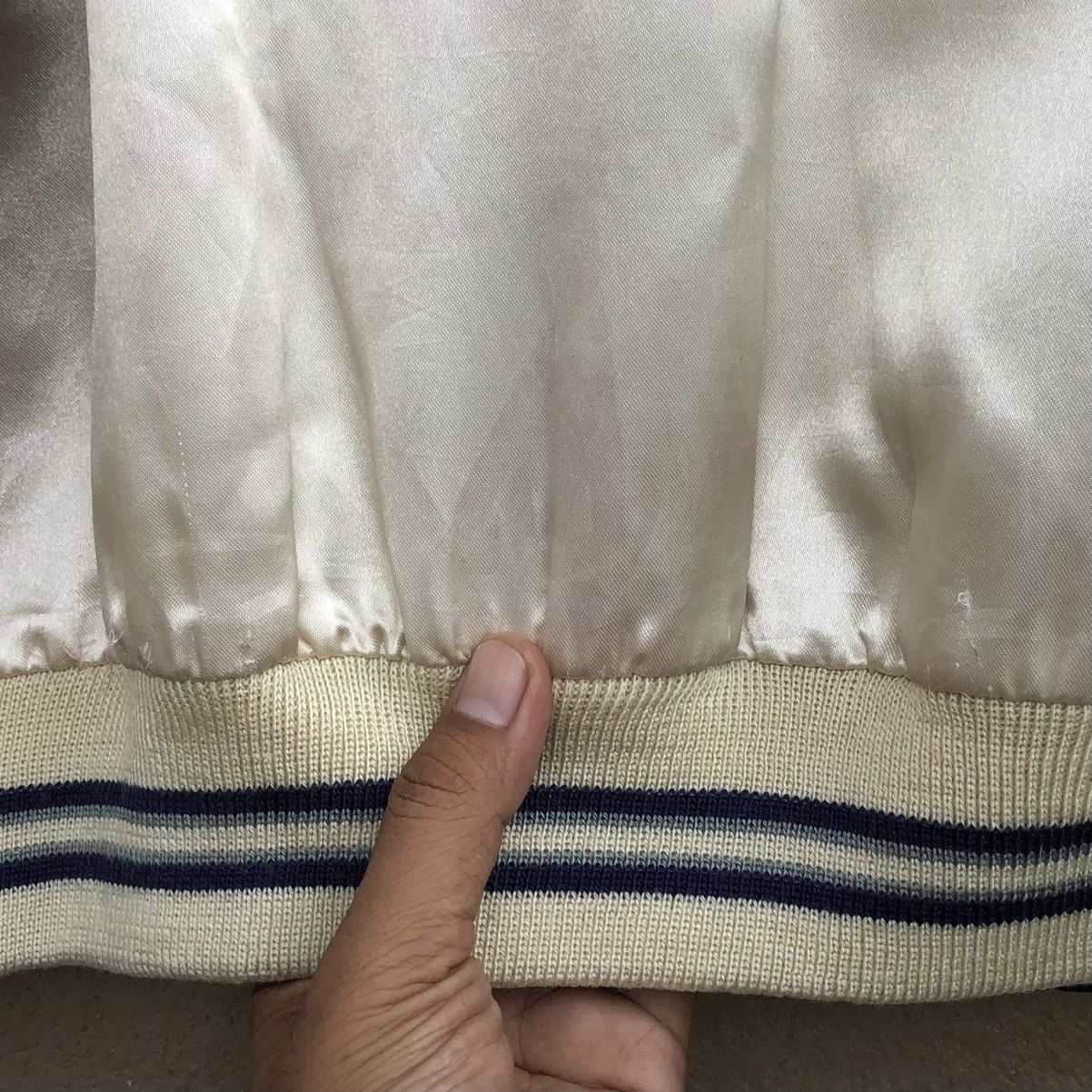 Avirex Vintage Avirex USA Satin Varsity Jacket Size US XL / EU 56 / 4 - 14 Thumbnail