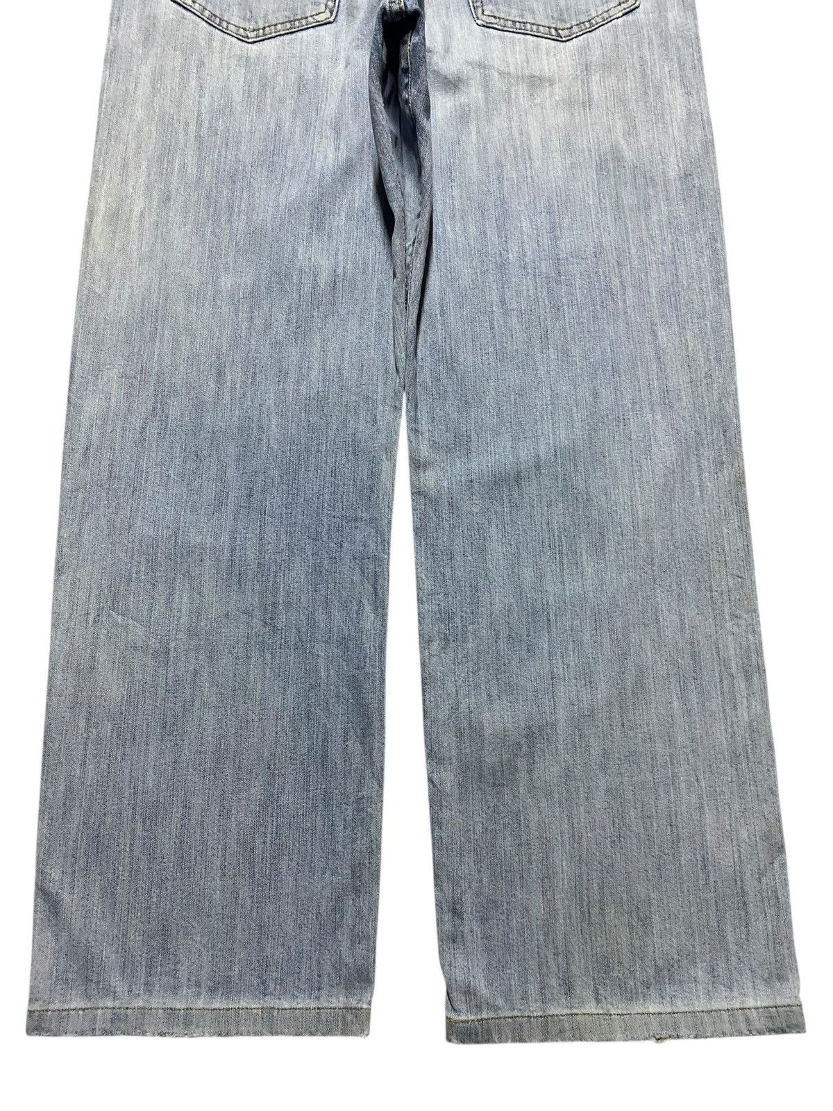 Japanese Brand Vintage Japanese Brand Uniqlo Light Wash Baggy Jeans Size US 32 / EU 48 - 6 Thumbnail
