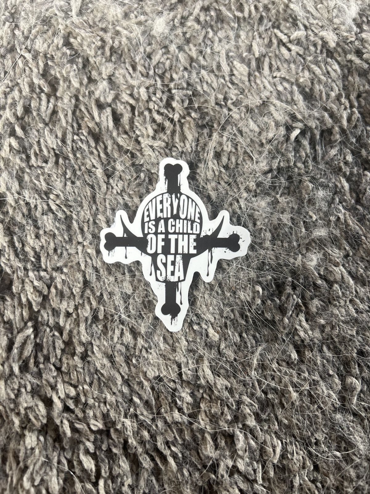 One Piece One Piece Everyone Is A Child Of The Sea Sticker Size ONE SIZE - 1 Thumbnail