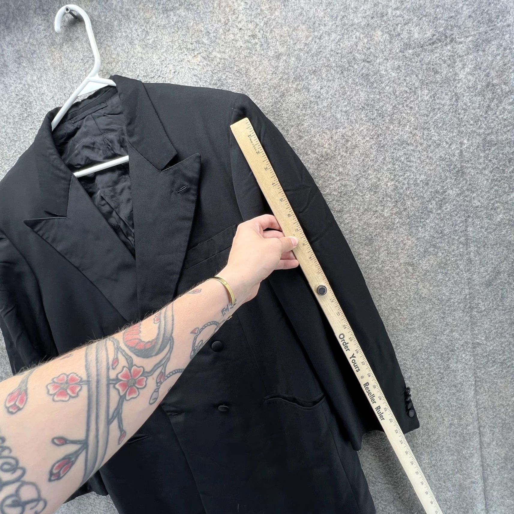Brioni VINTAGE Brioni Tuxedo Jacket Mens EU 54 L Black Double-Breasted Peak Peak Lapel Formal Italy Long Four-Button Three-Button Inner Pockets Mens Size 54R - 5 Thumbnail