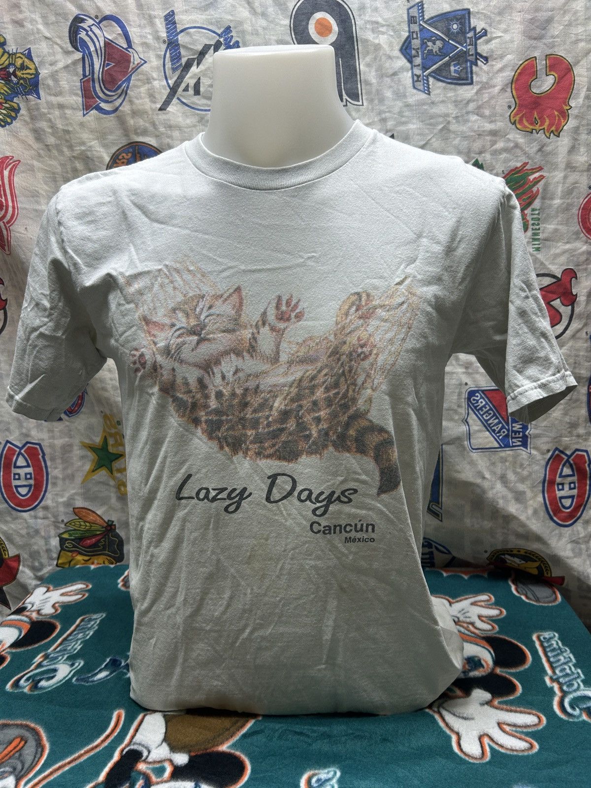 Vintage Vintage Lazy Dogs Cancun Mexico 90s T-Shirt Size S Size US S / EU 44-46 / 1 - 2 Thumbnail