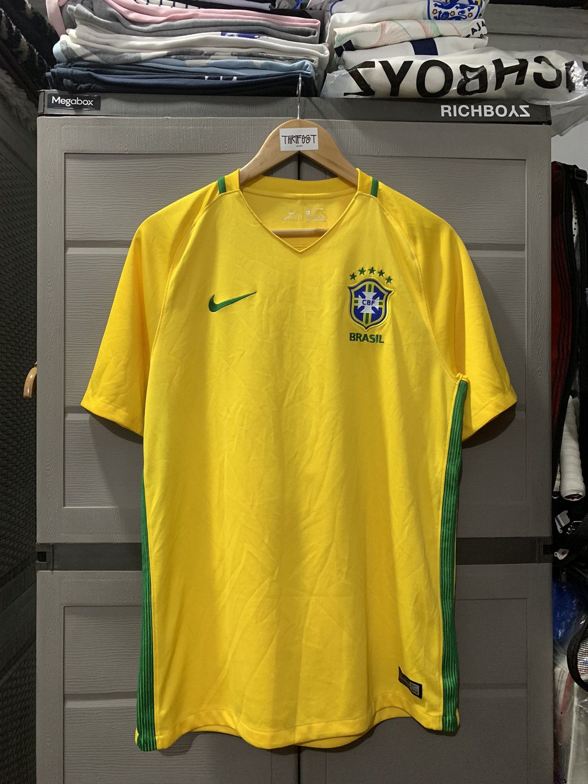 Nike NIKE BRASIL FOOTBALL JERSEY Size US M / EU 48-50 / 2 - 1 Thumbnail
