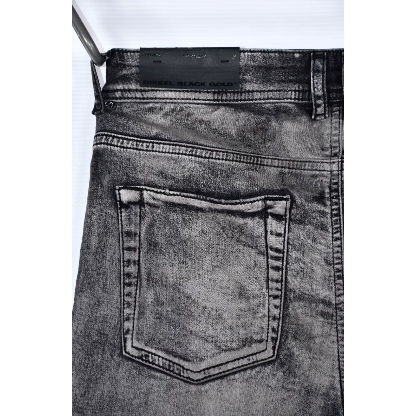 Diesel Diesel Black Gold Type 2815 Super Skinny Jeans W29 Mens Black Cotton Blend 90% Cotton 8% Polyester 2% Elastane Slim Straight? Size US 29 - 4 Thumbnail