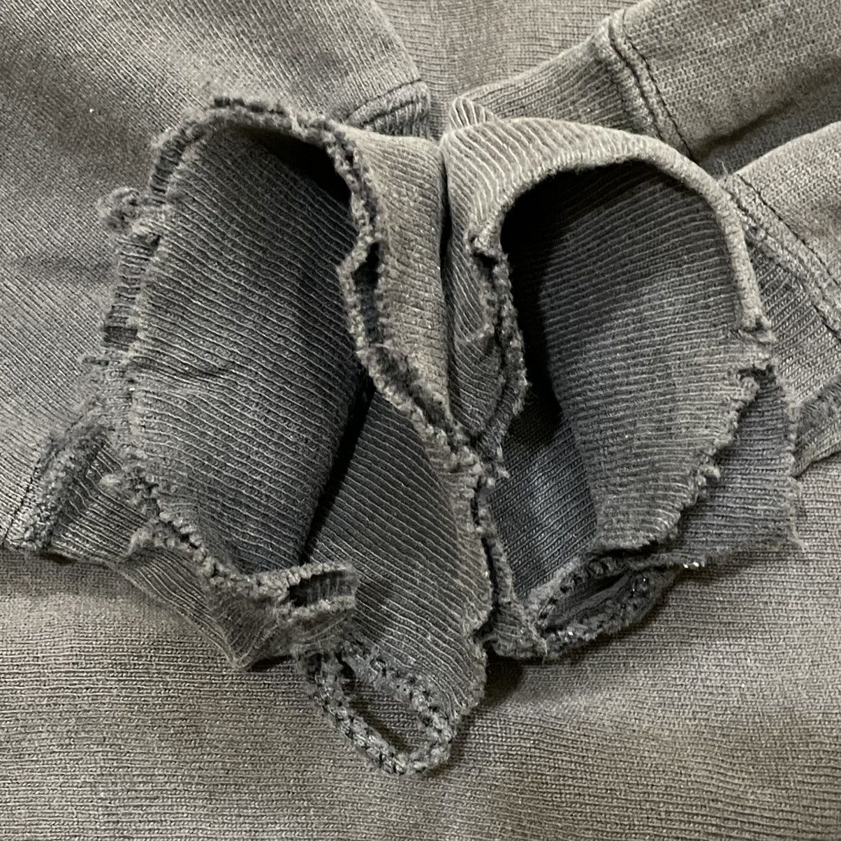 Champion Vintage Champion Reverse Weave Faded Black Distressed Size US L / EU 52-54 / 3 - 6 Thumbnail