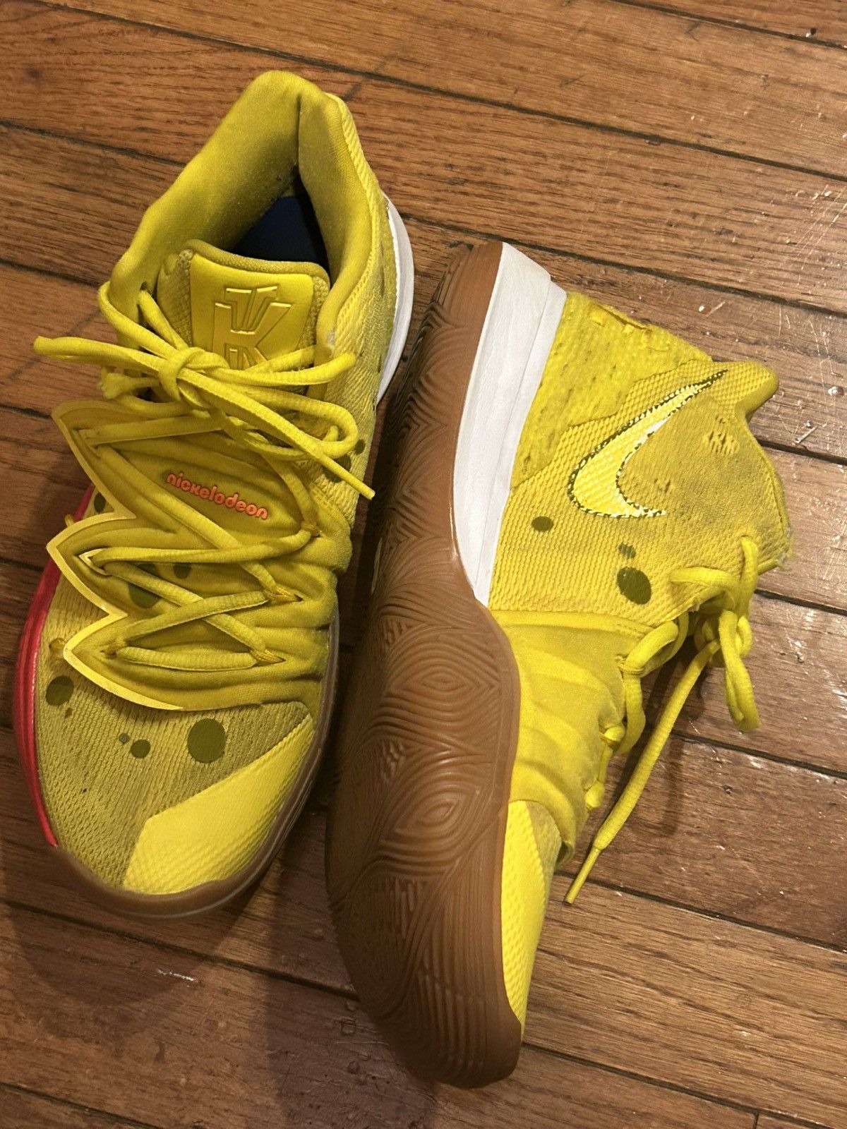 Nike Nike SpongeBob SquarePants x Kyrie 5 Size US 7.5 / EU 40-41 - 11 Thumbnail